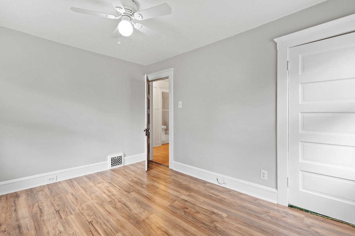 738 W Franklin Street Property Photo 27