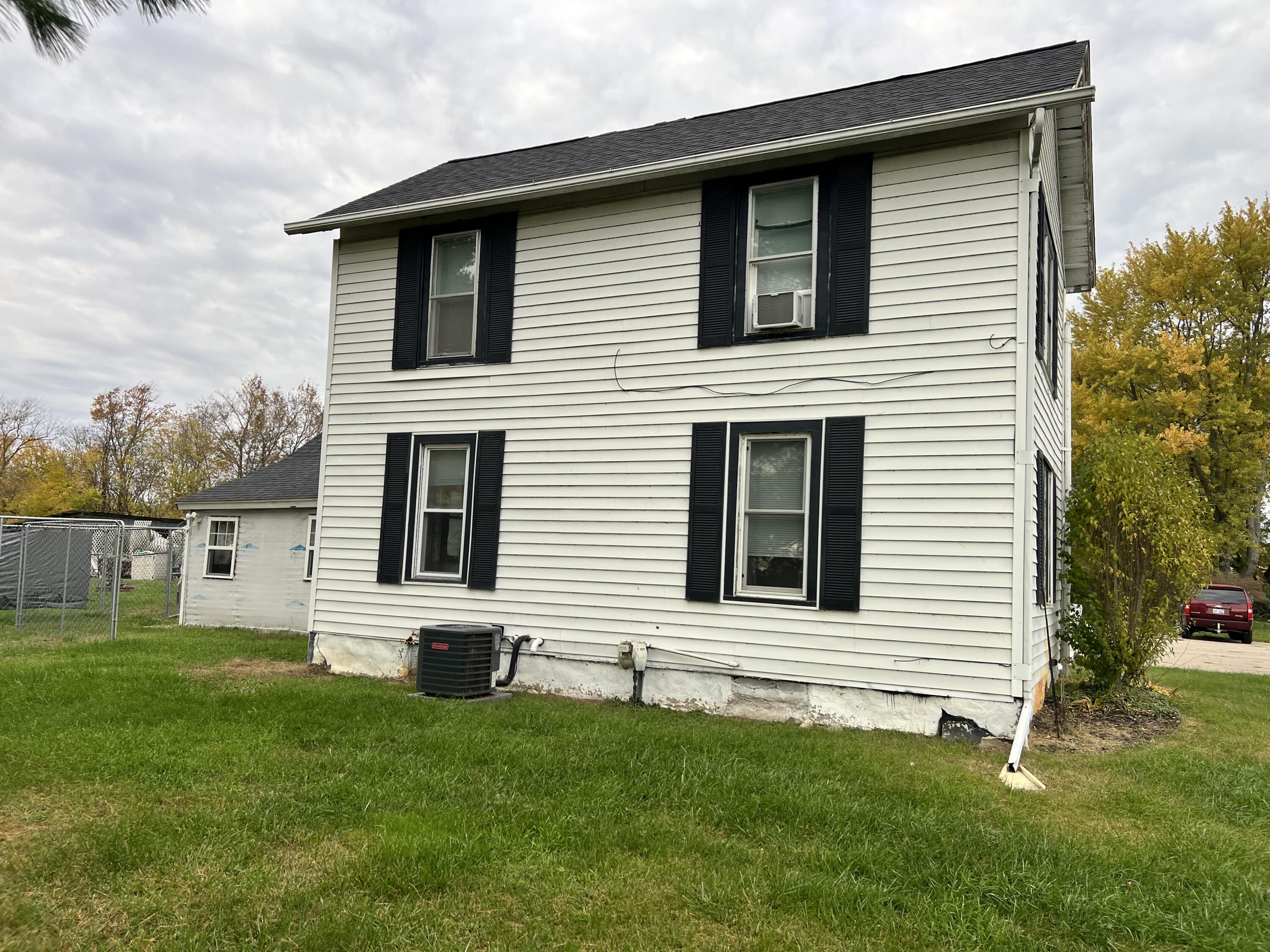 560 S Grand Street Property Photo 2