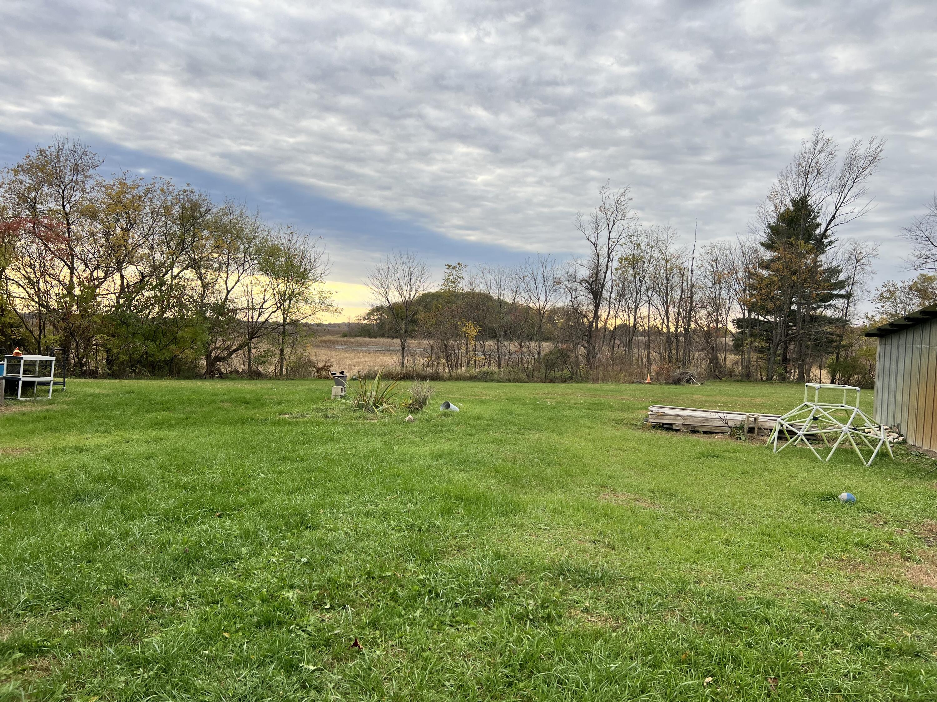 560 S Grand Street Property Photo 5