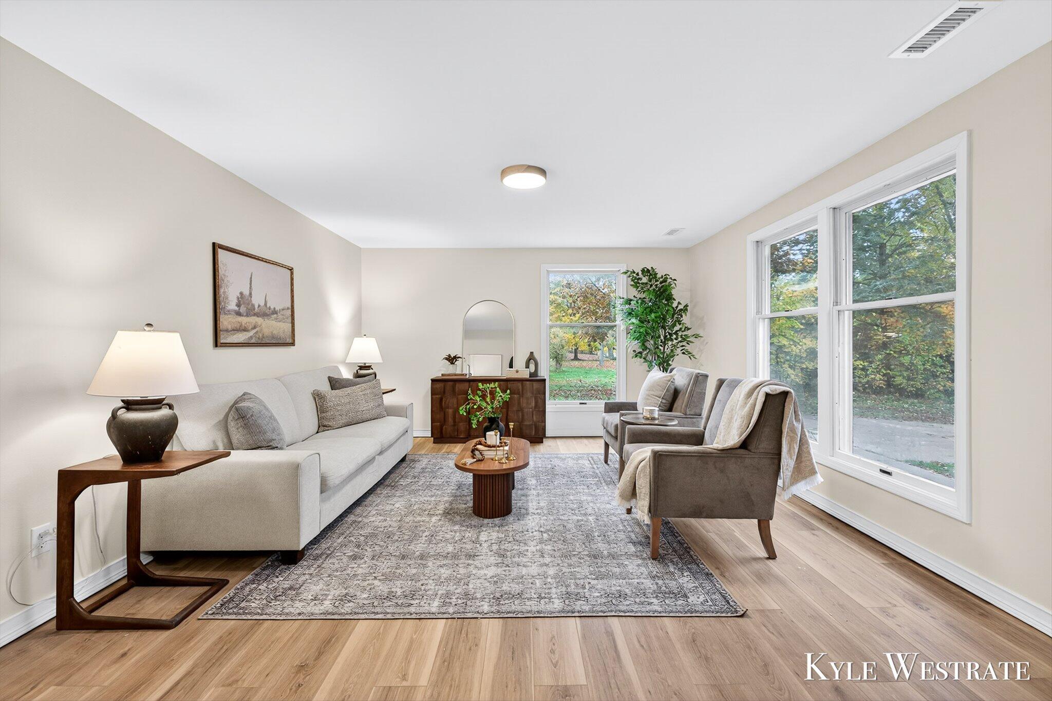 335 Thomas Street Property Photo 5