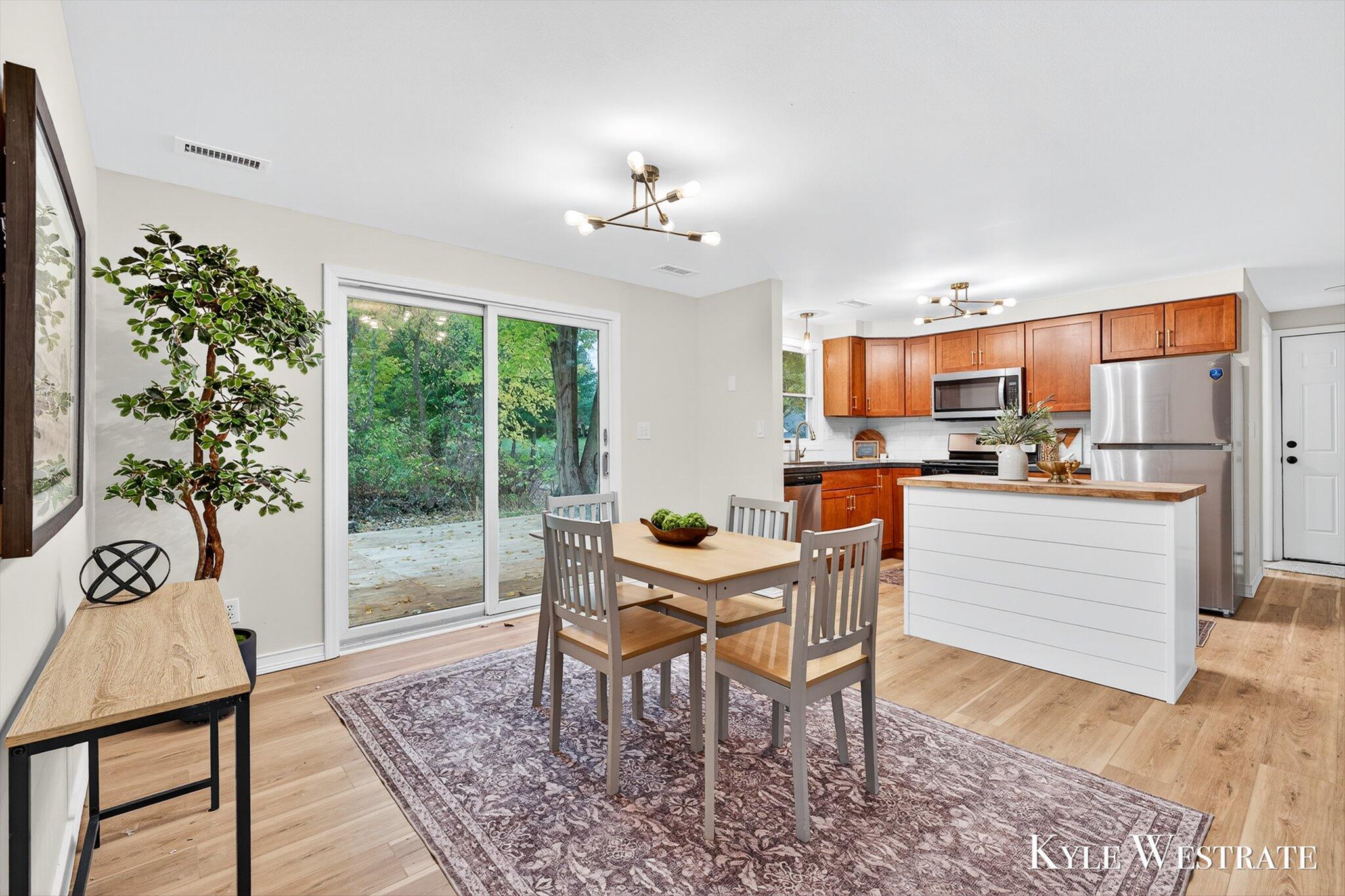 335 Thomas Street Property Photo 8