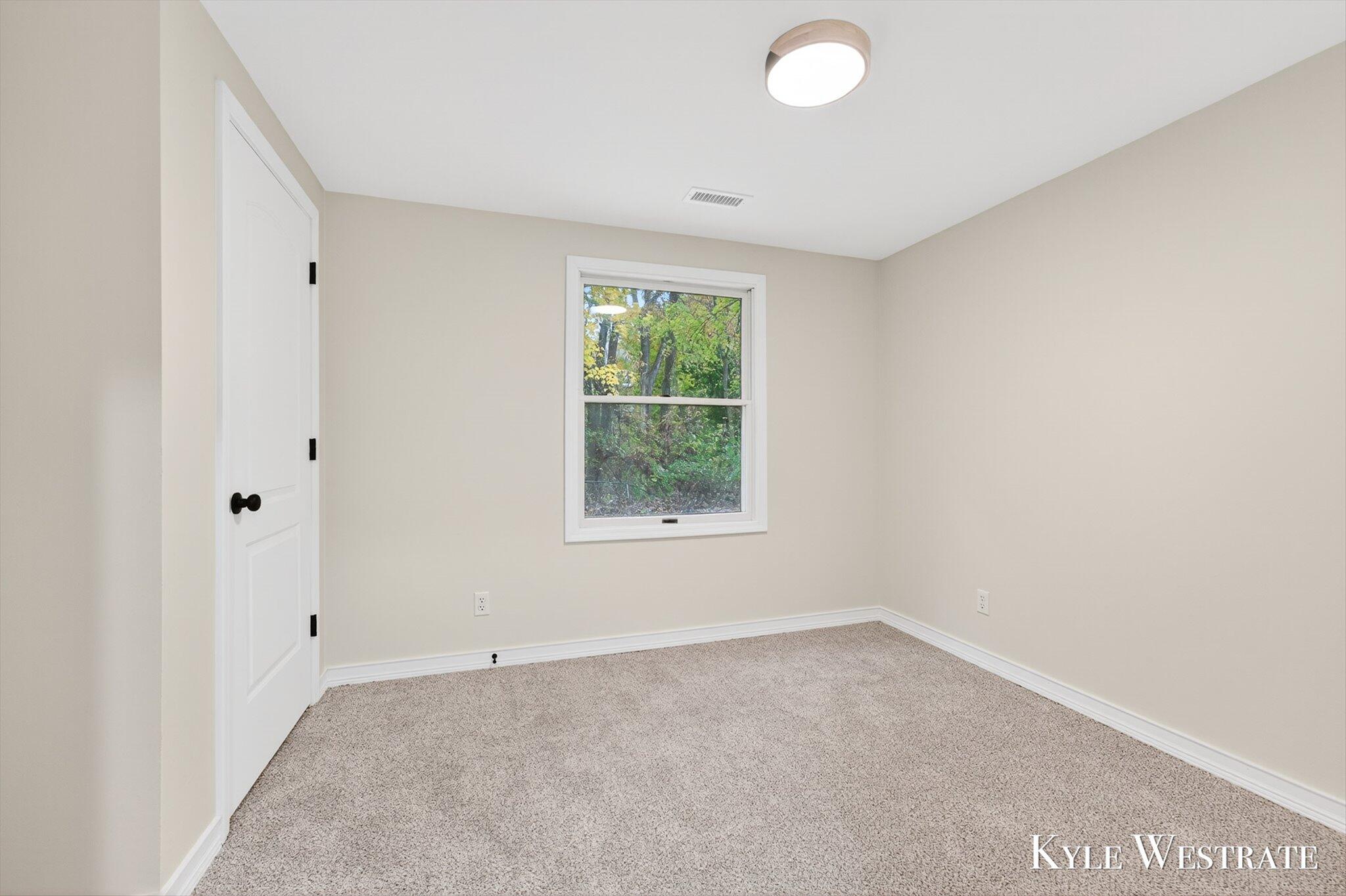 335 Thomas Street Property Photo 16