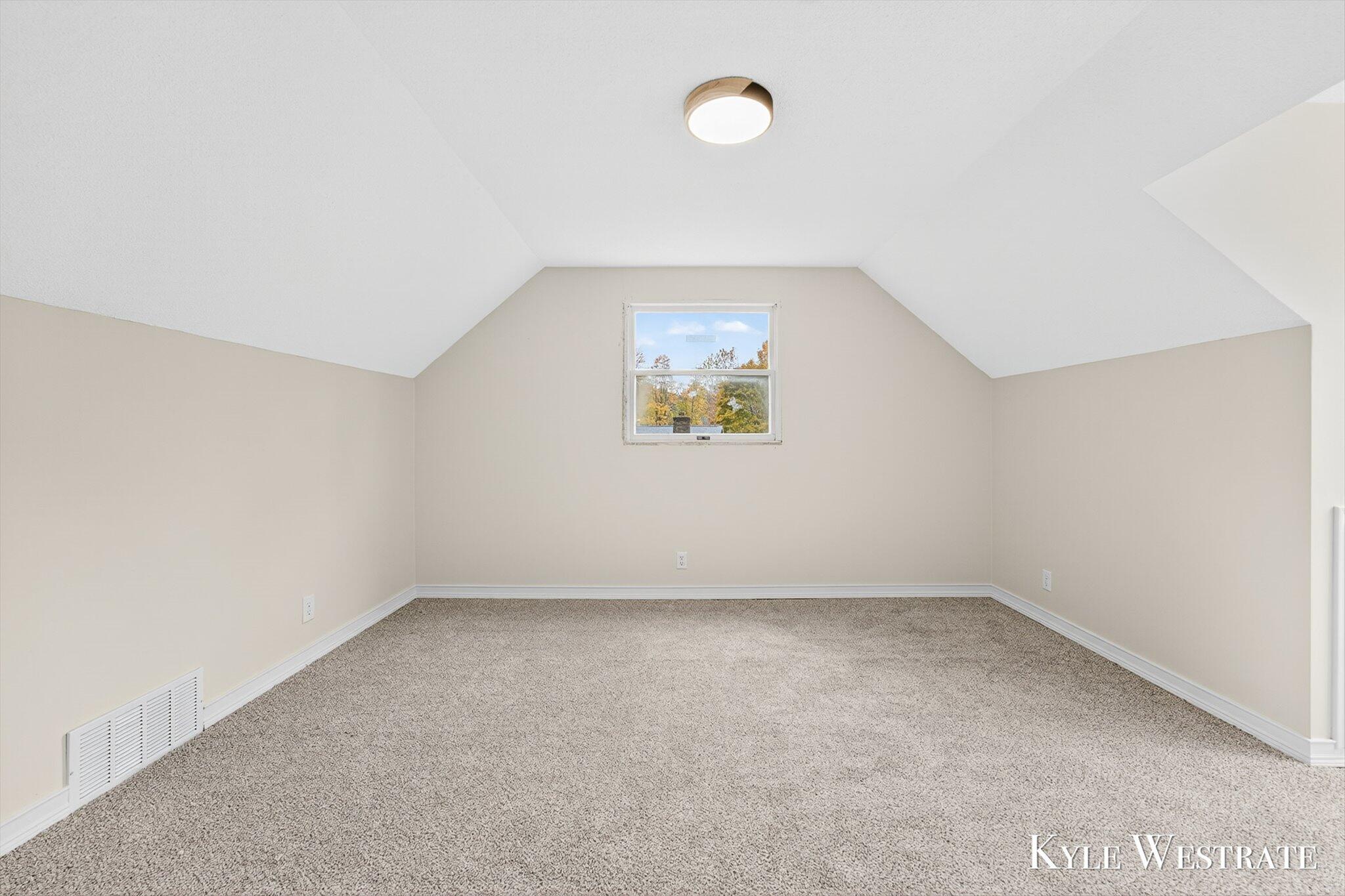 335 Thomas Street Property Photo 19