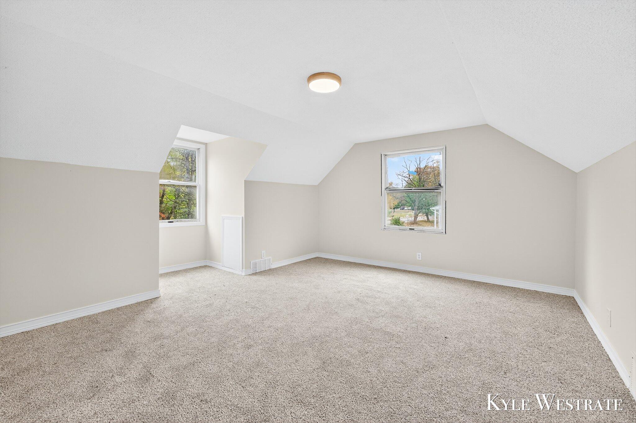 335 Thomas Street Property Photo 21