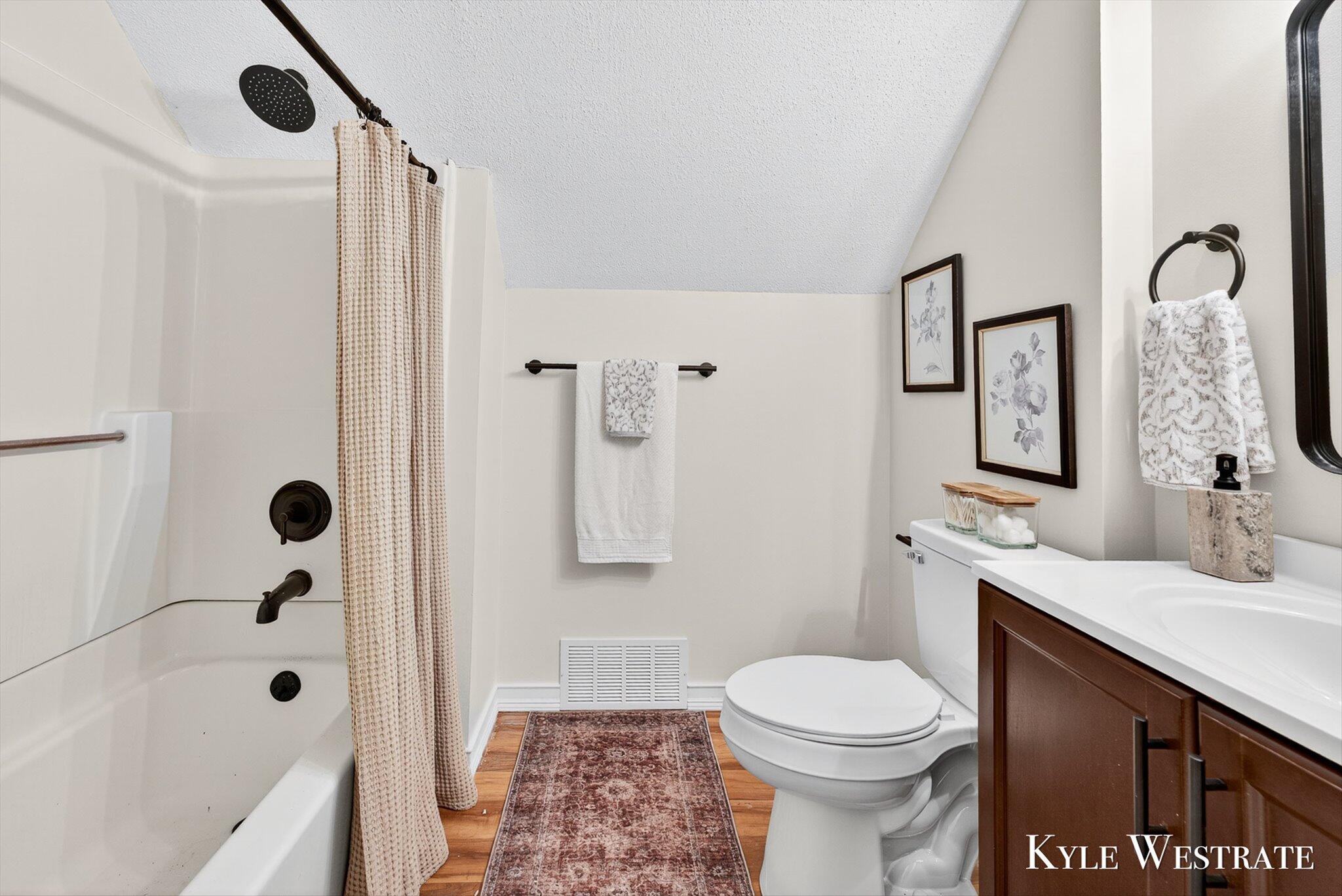 335 Thomas Street Property Photo 23