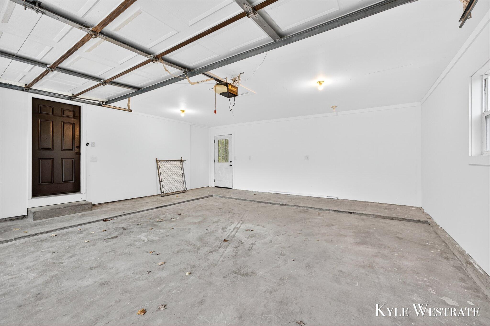 335 Thomas Street Property Photo 28