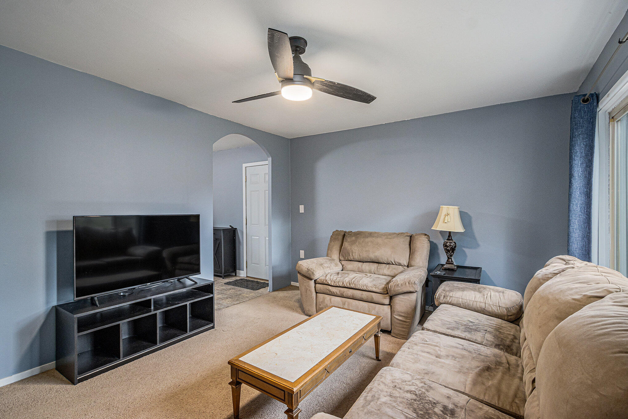 2423 Ashton Avenue Property Photo 5