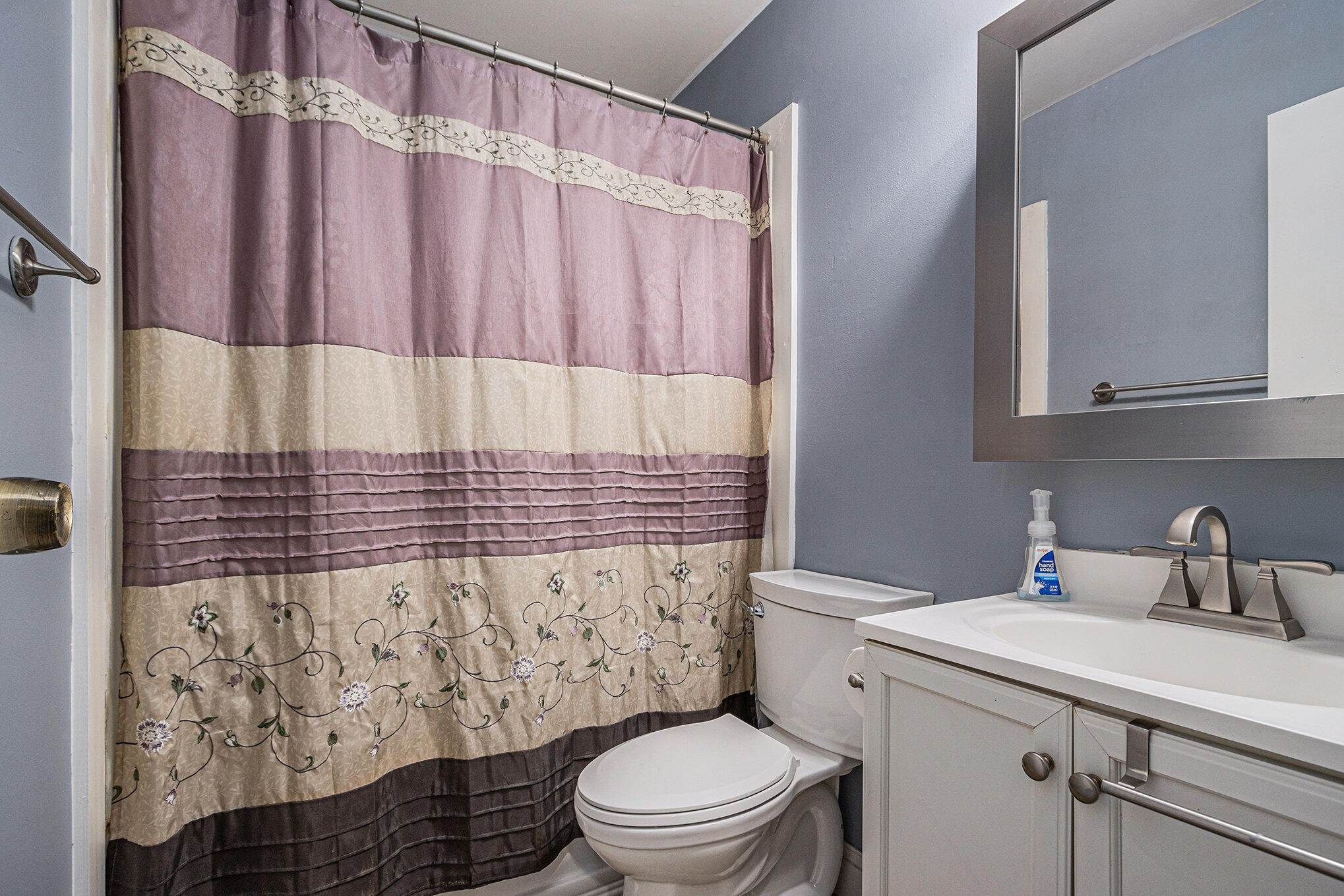 2423 Ashton Avenue Property Photo 9