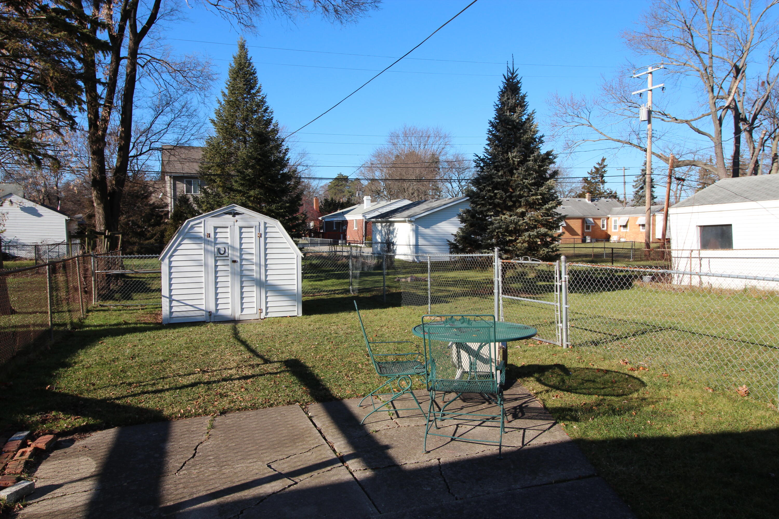 14383 Mercedes Property Photo 4