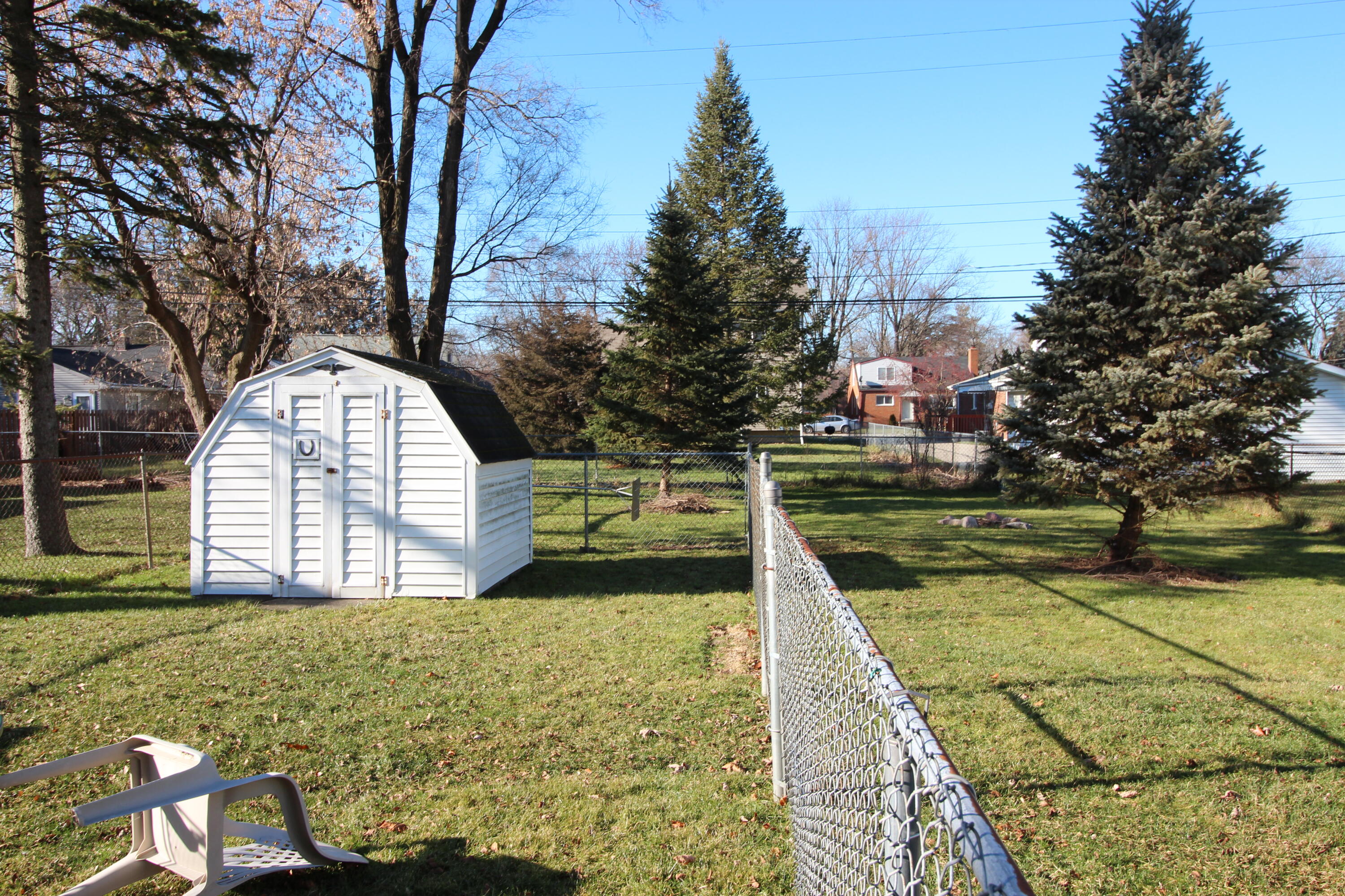 14383 Mercedes Property Photo 6