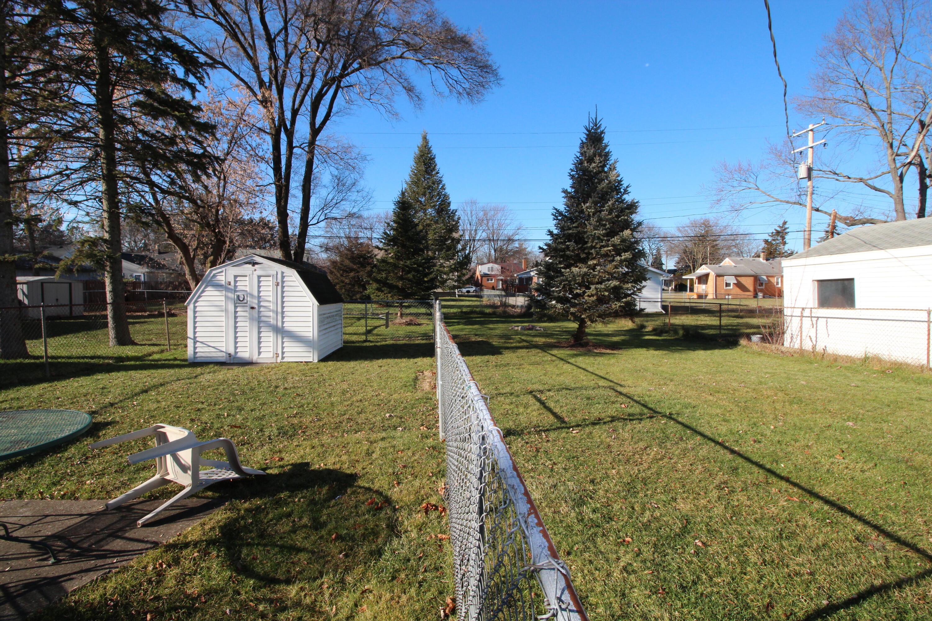 14383 Mercedes Property Photo 7