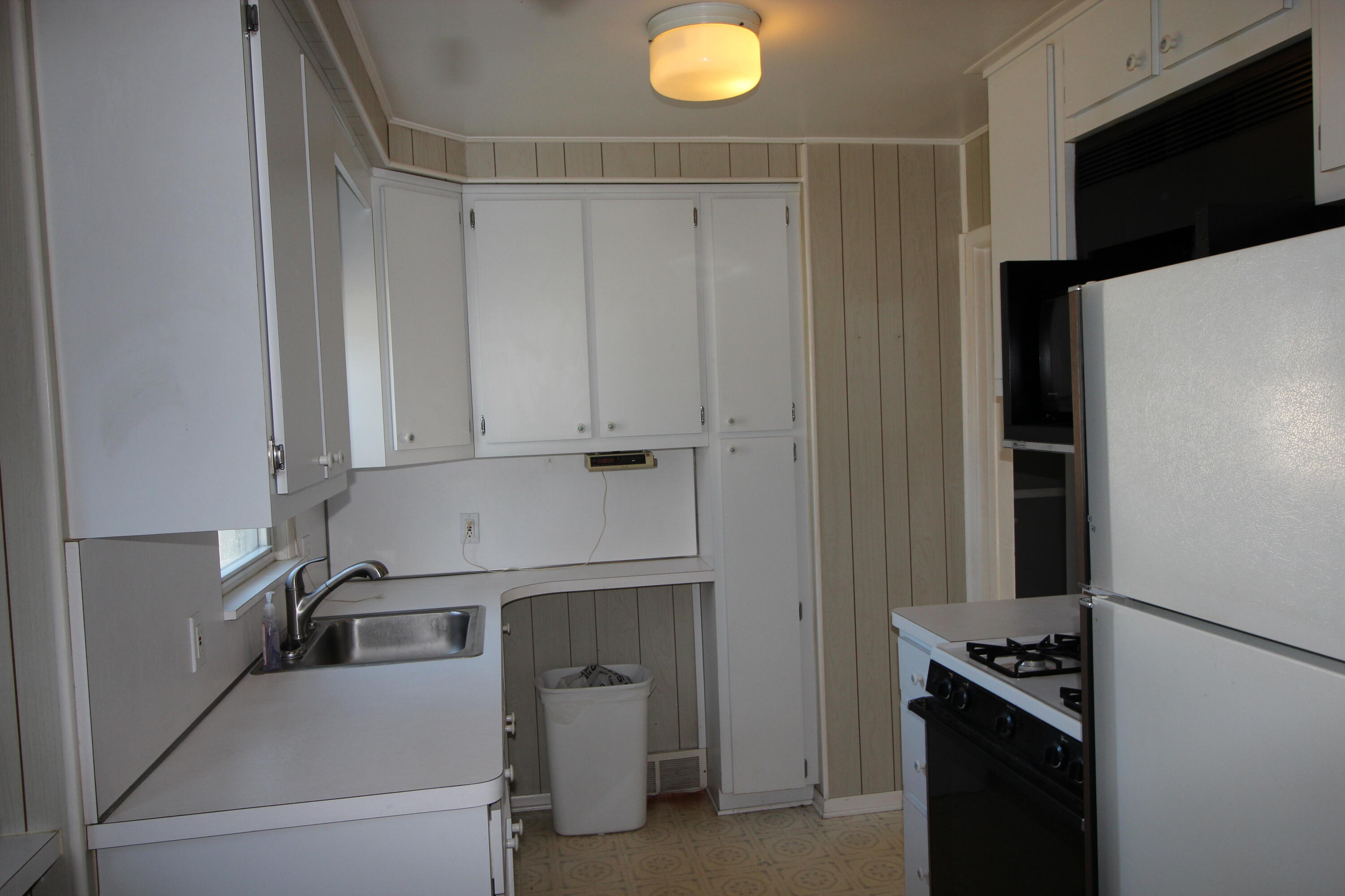 14383 Mercedes Property Photo 20