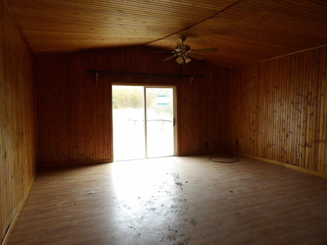 34637 76th Street Property Photo 6