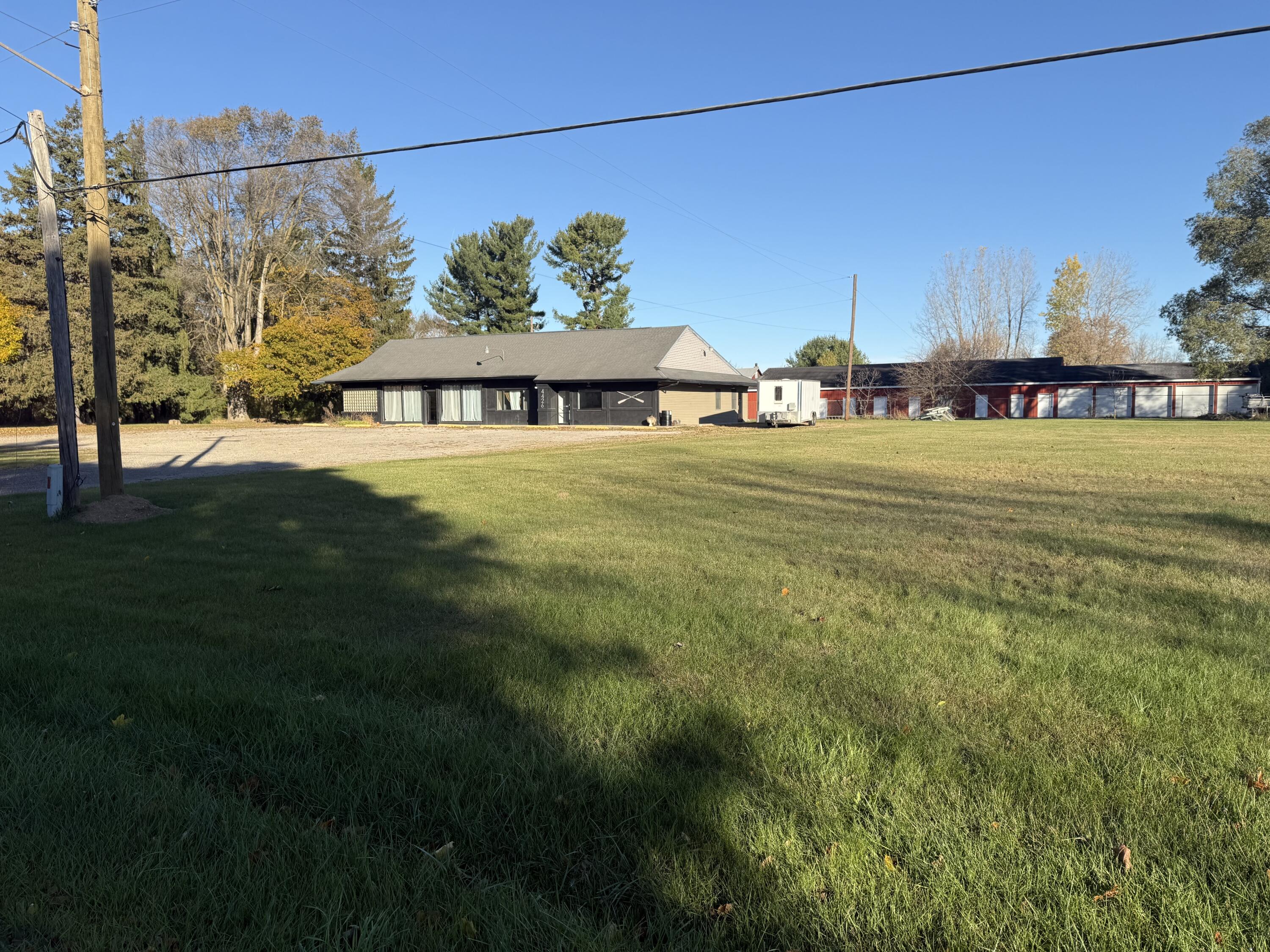 4426 E Berry Road Property Photo 4