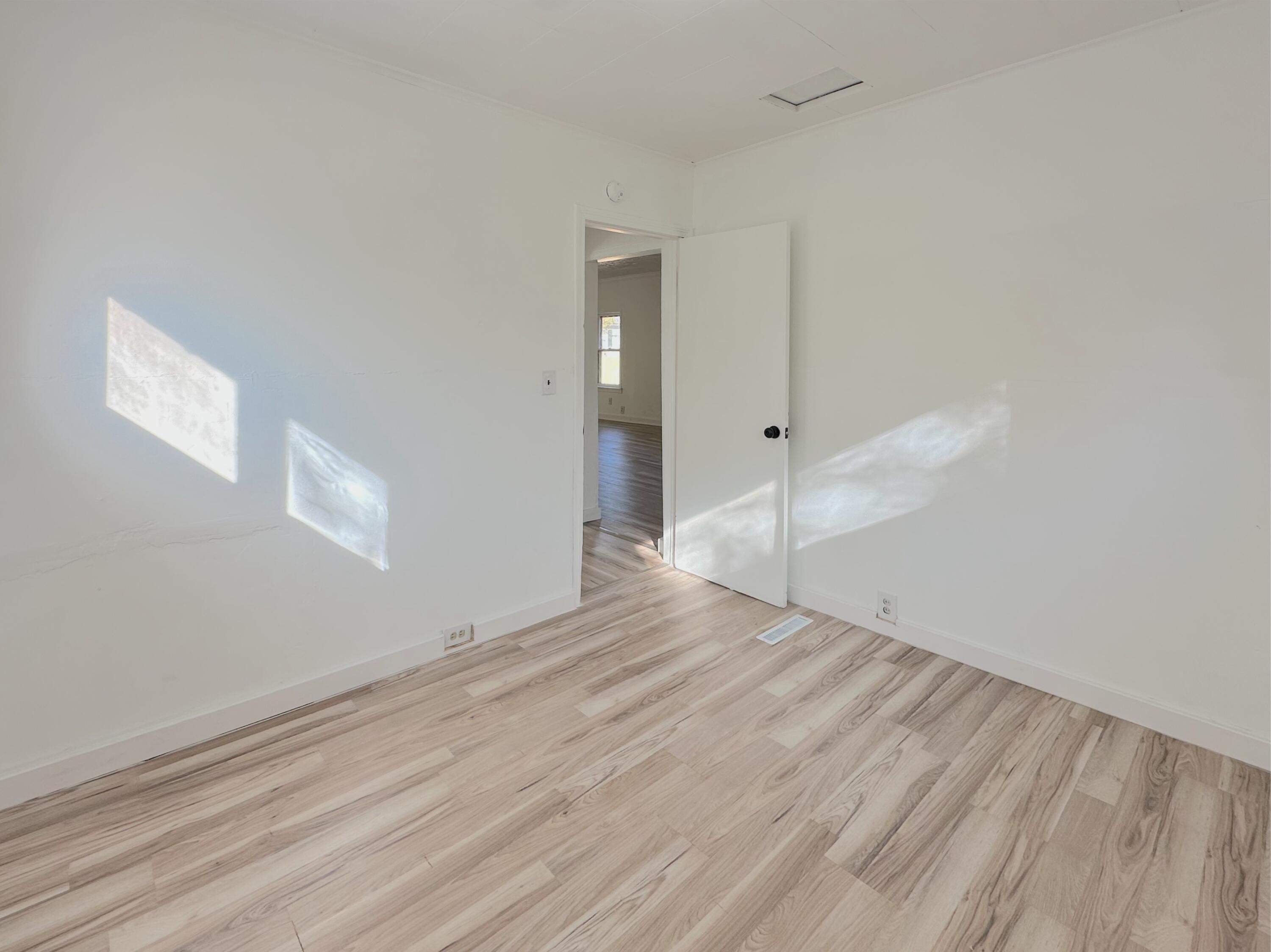 653 Orchard Avenue, 5 Property Photo 11