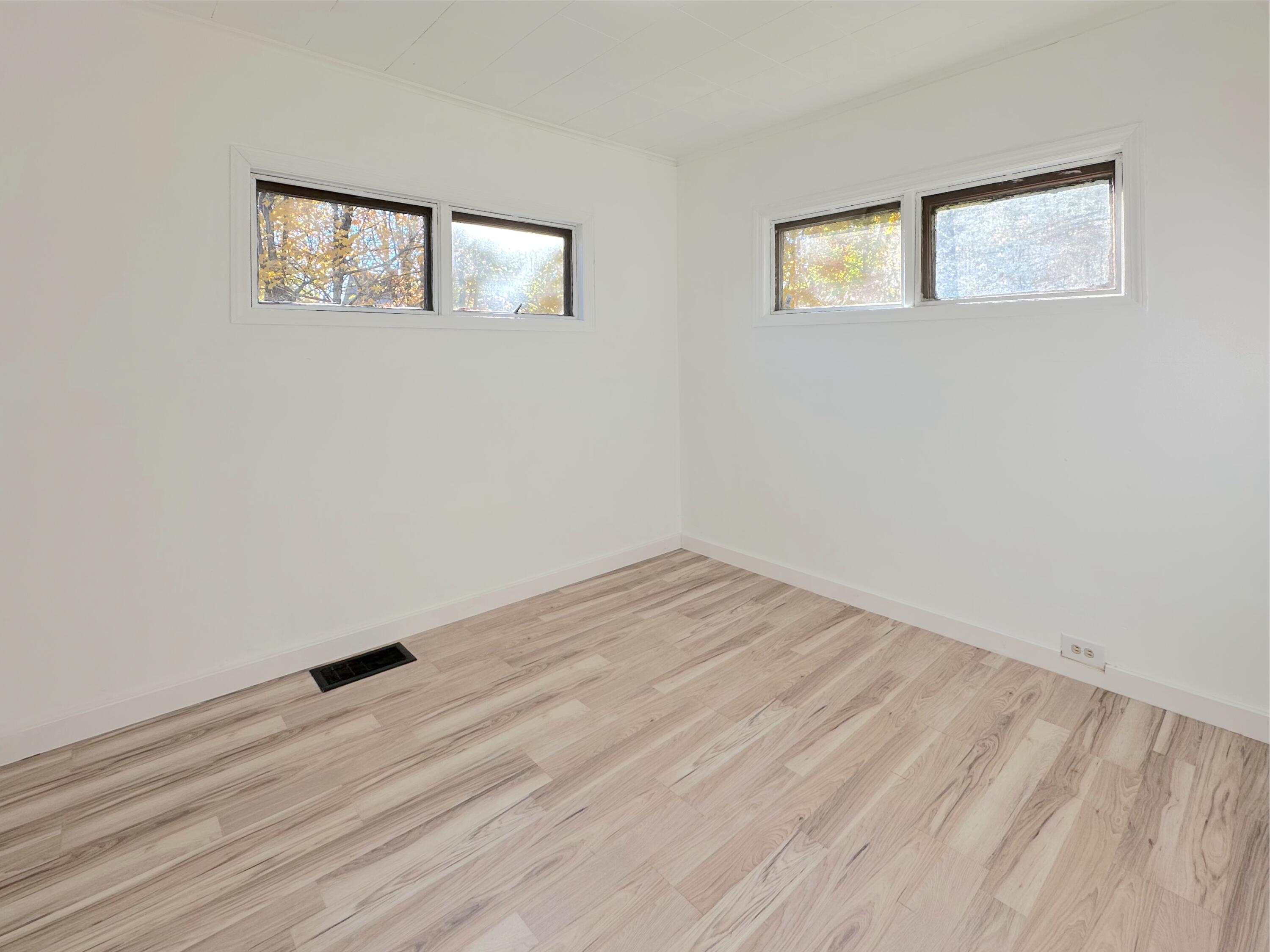 653 Orchard Avenue, 5 Property Photo 12