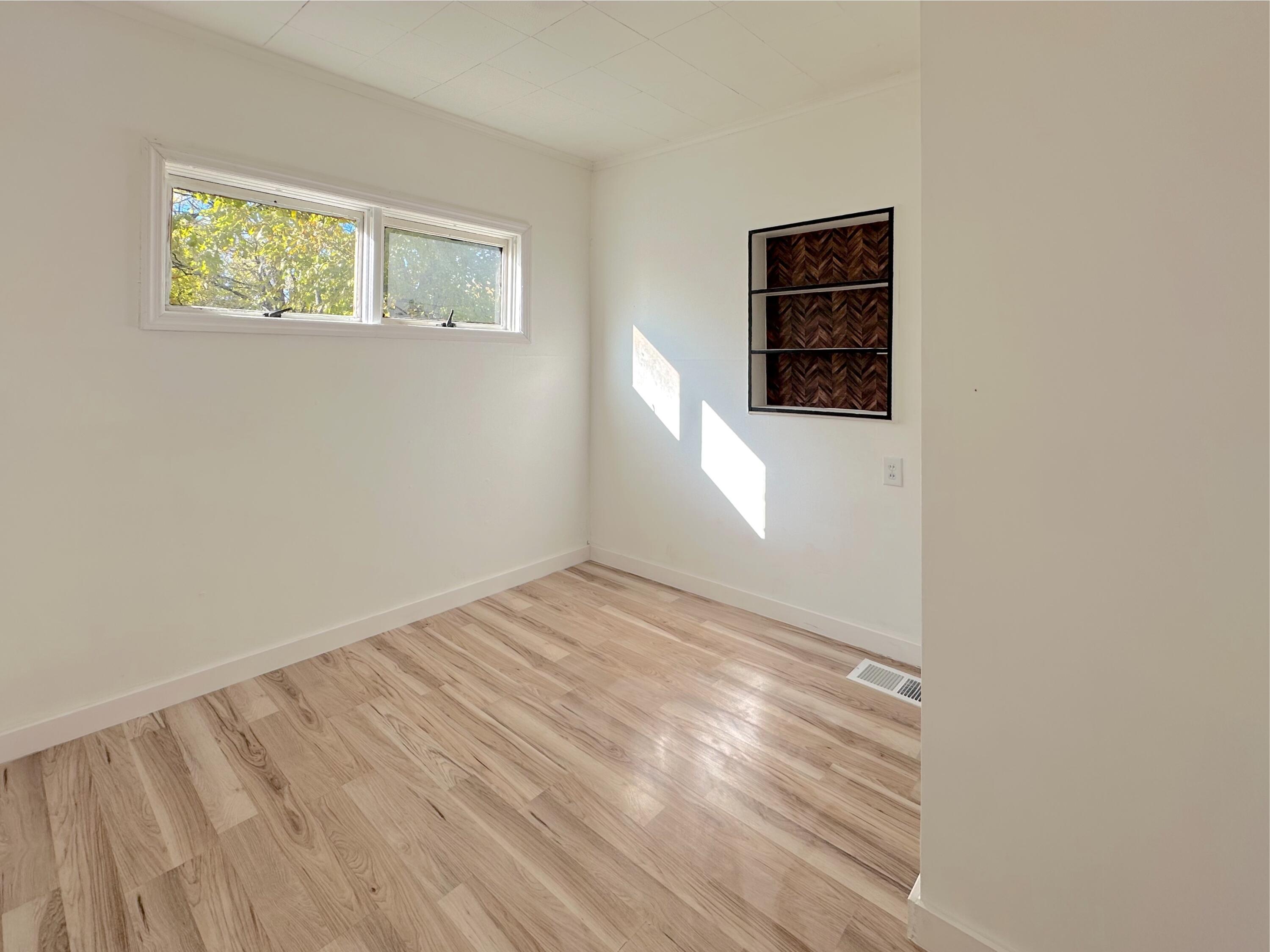 653 Orchard Avenue, 5 Property Photo 15