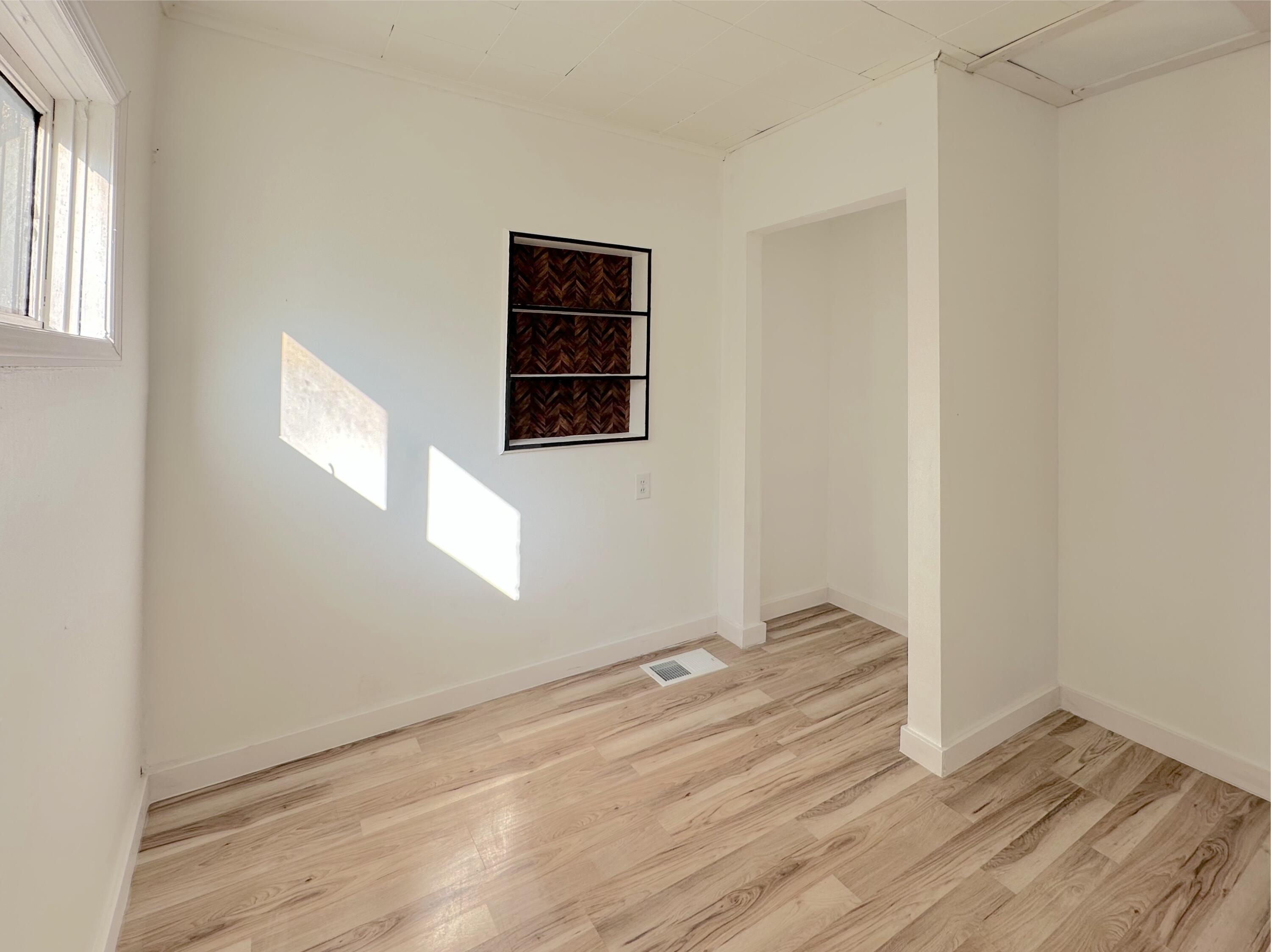 653 Orchard Avenue, 5 Property Photo 16