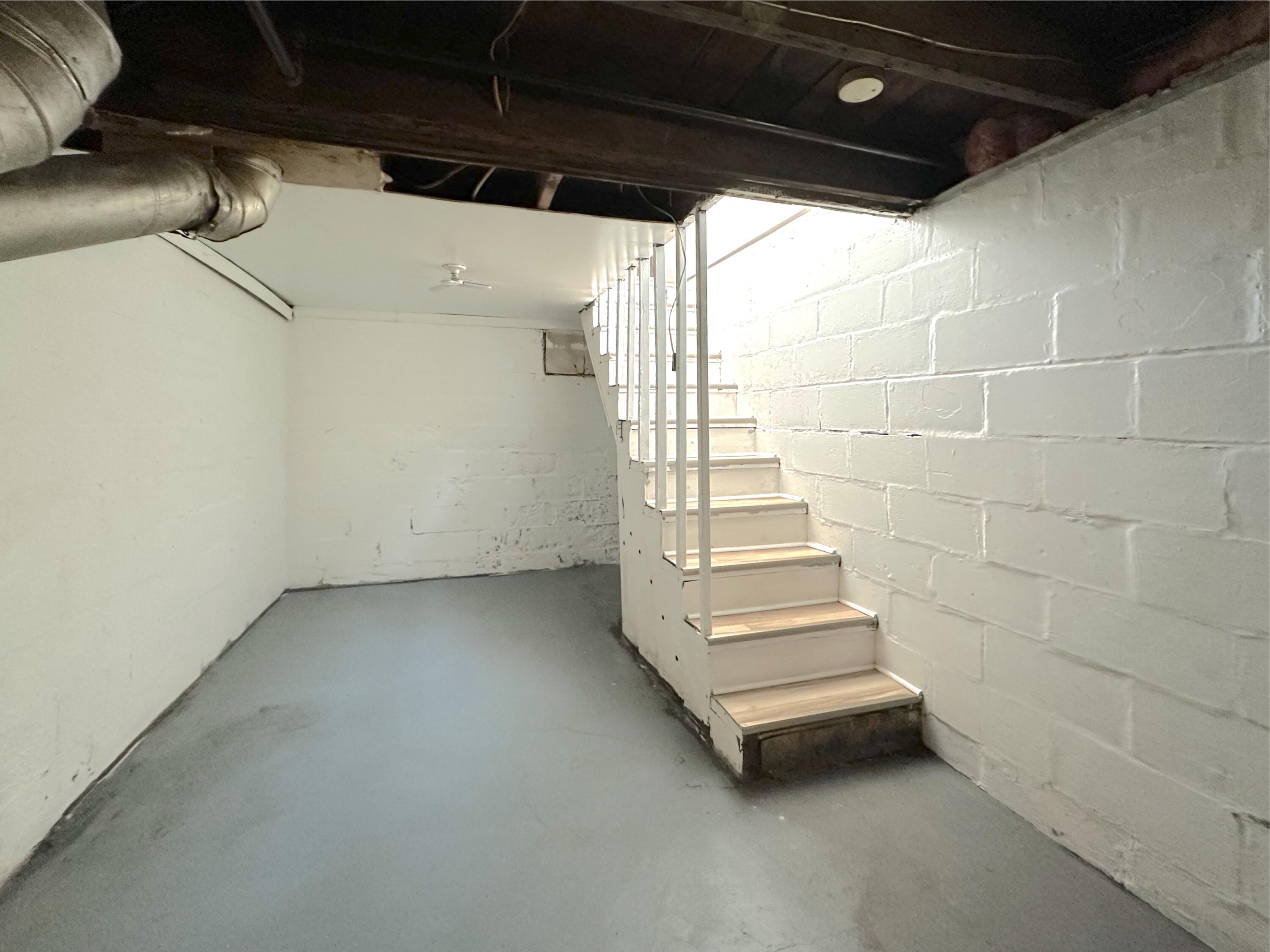 653 Orchard Avenue, 5 Property Photo 23