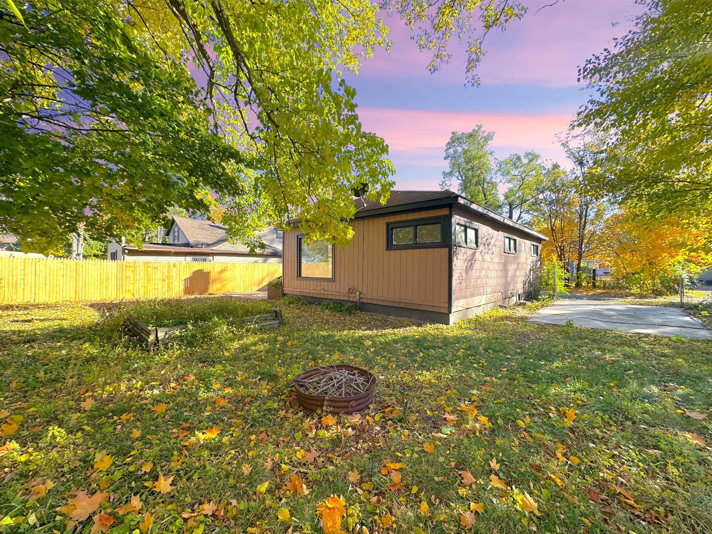 653 Orchard Avenue, 5 Property Photo 26