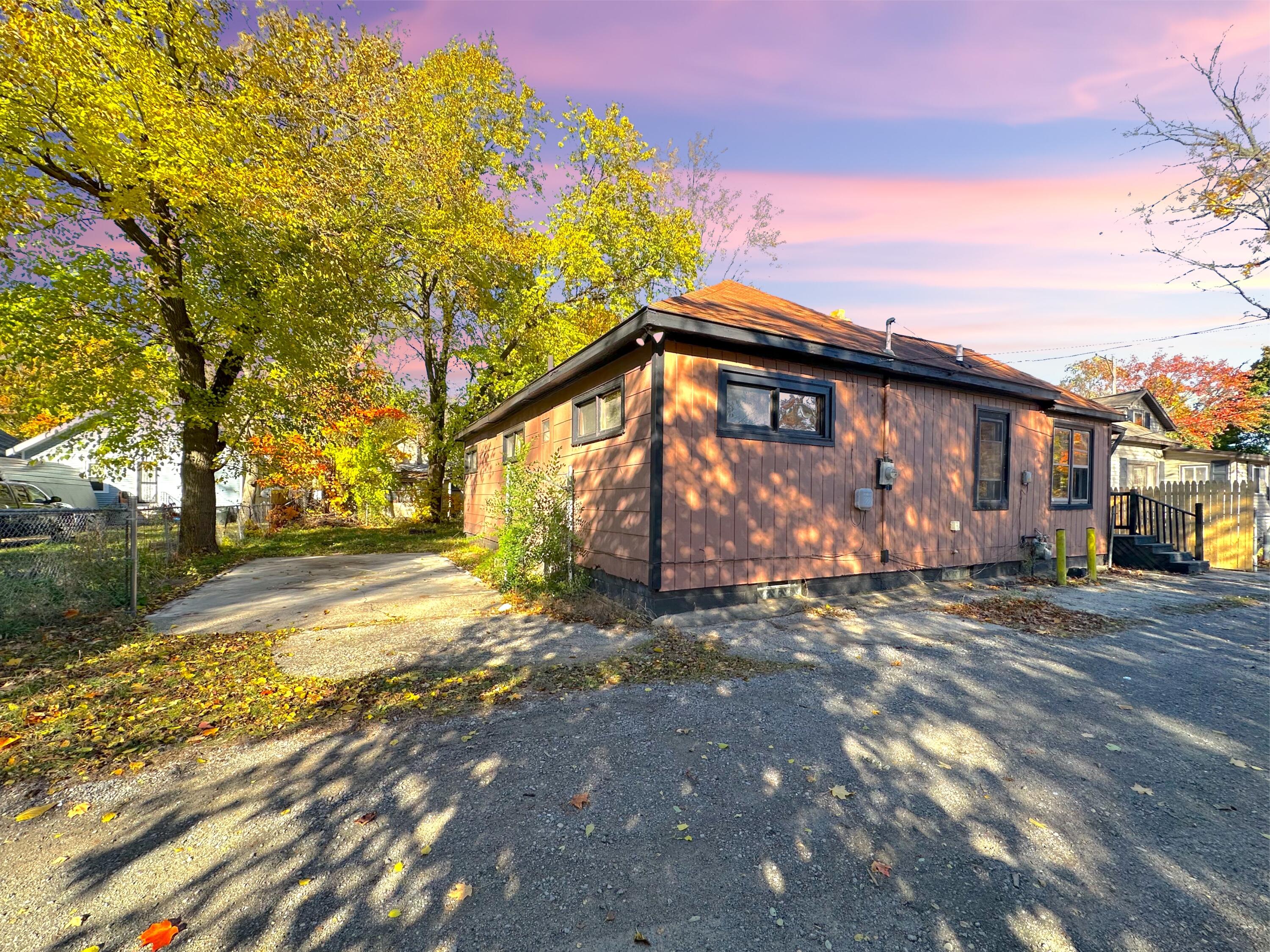 653 Orchard Avenue, 5 Property Photo 28