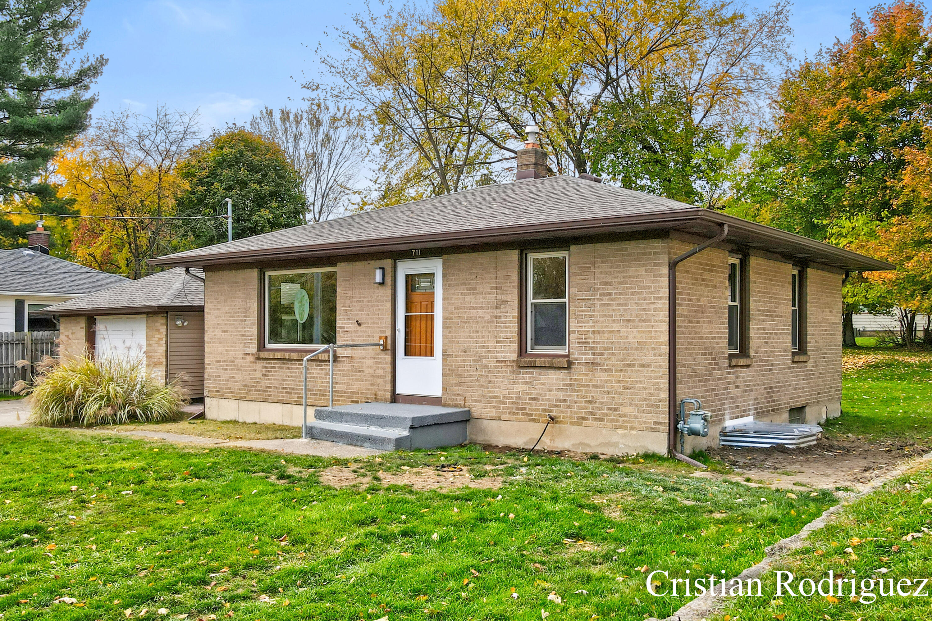 711 Fairfield Avenue Nw Property Photo 2