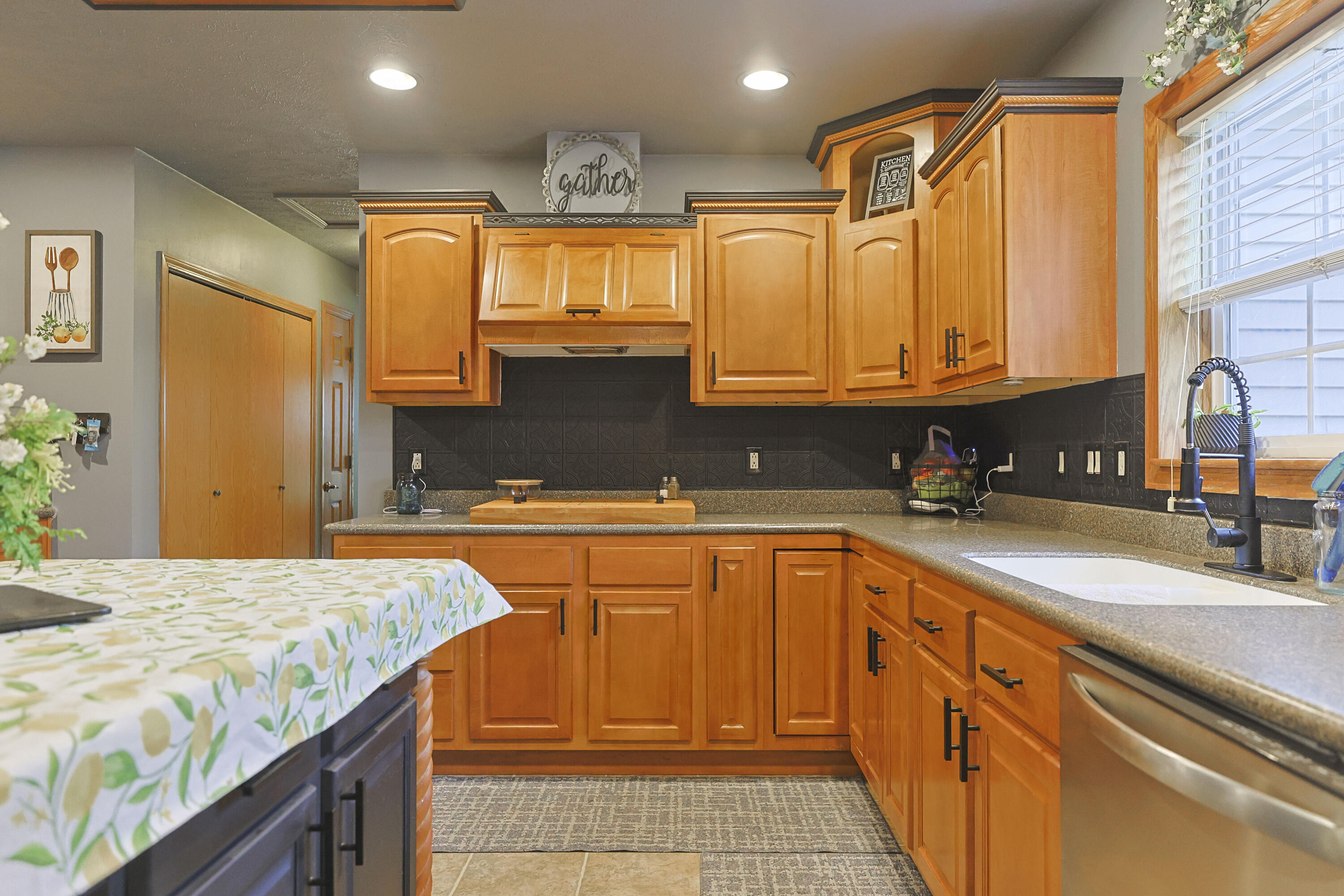 66082 Victoria Lane Property Photo 14