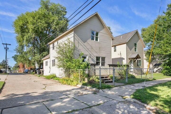 912 Market Street Property Photo 1