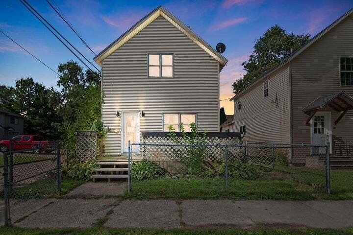 912 Market Street Property Photo 2