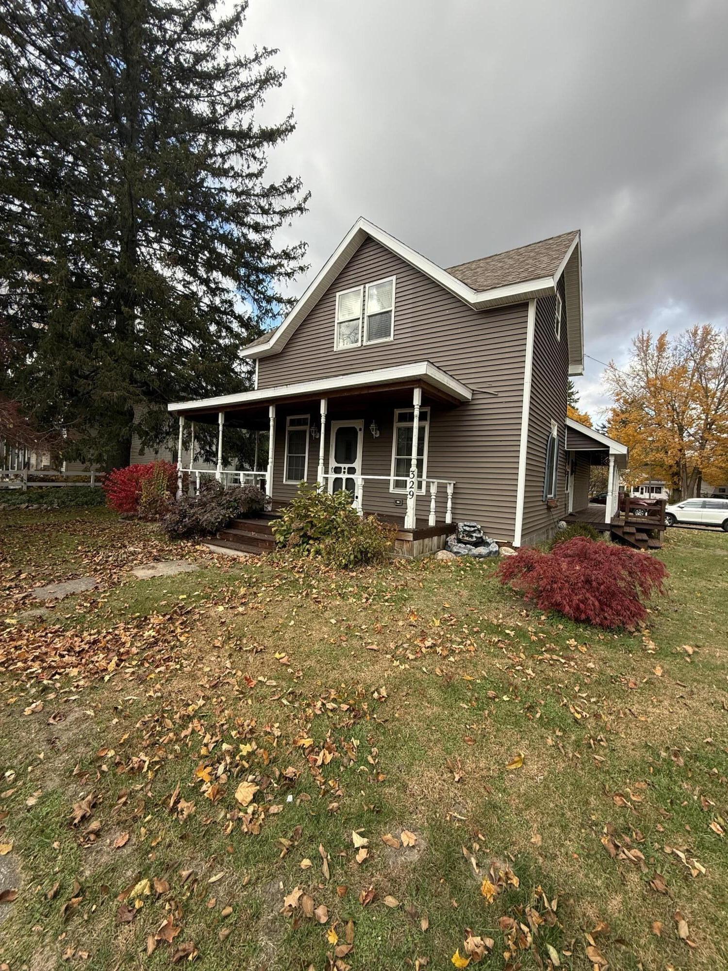 329 E St Joseph Street Property Photo 3