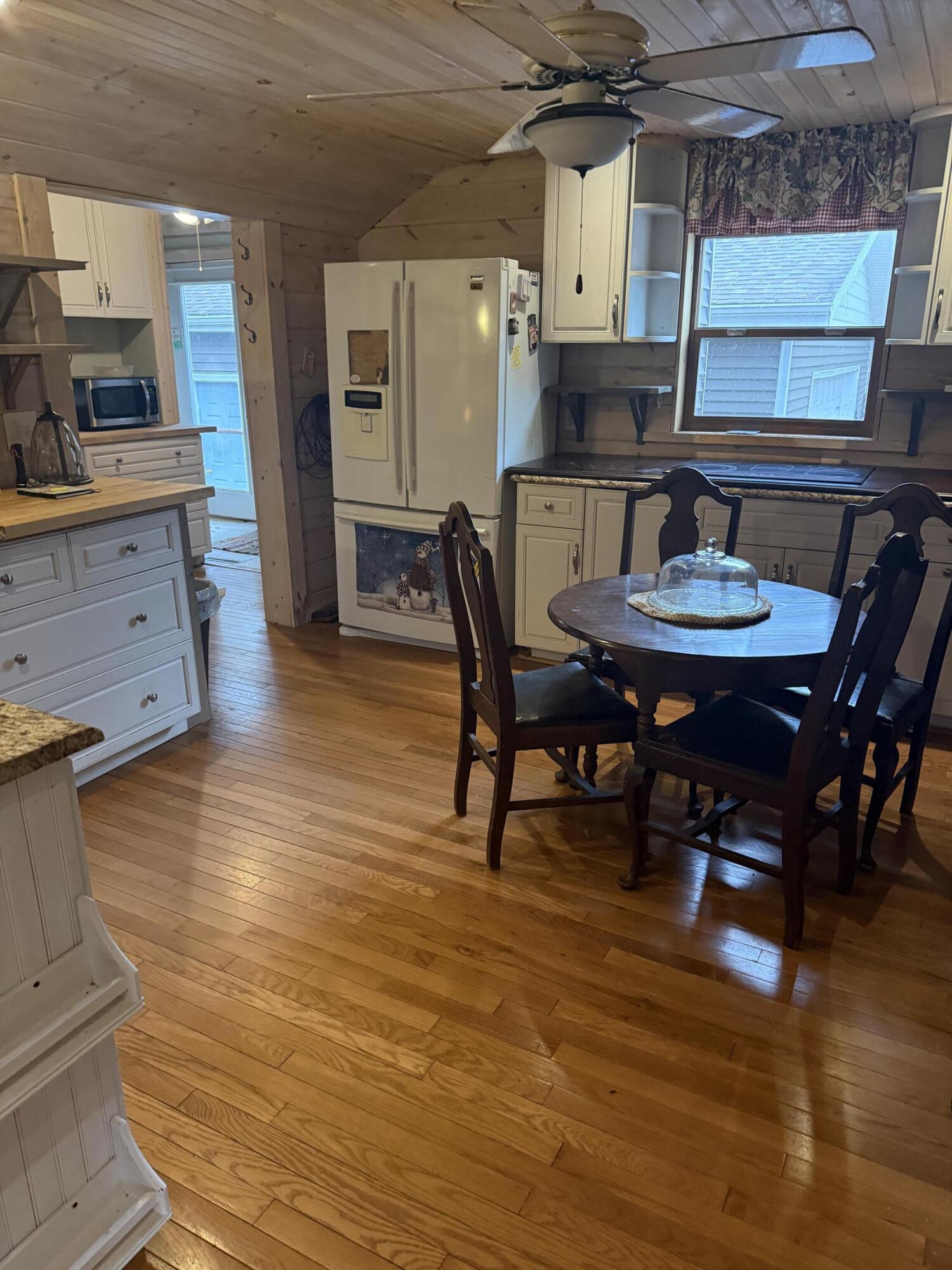 329 E St Joseph Street Property Photo 6