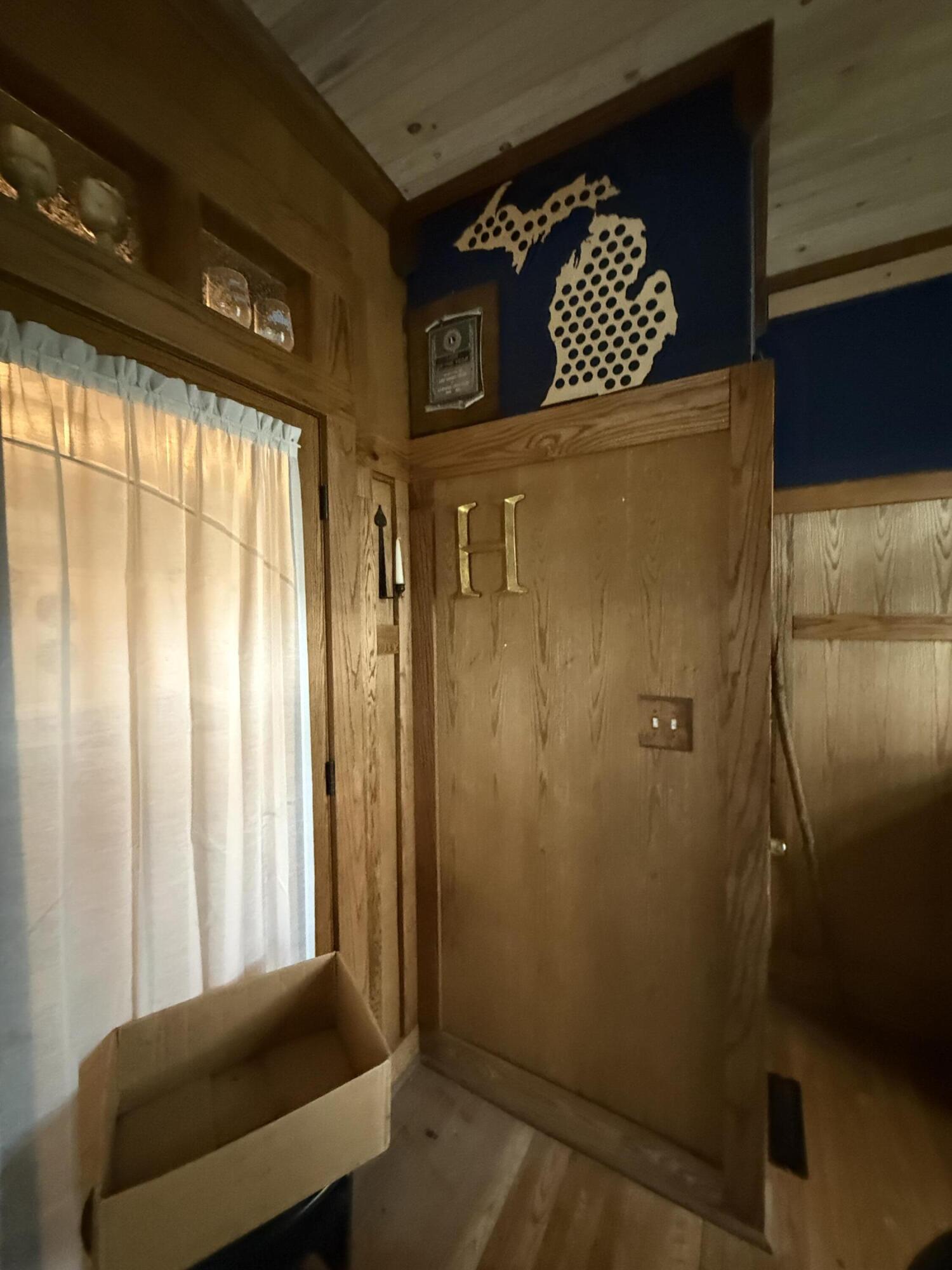 329 E St Joseph Street Property Photo 8