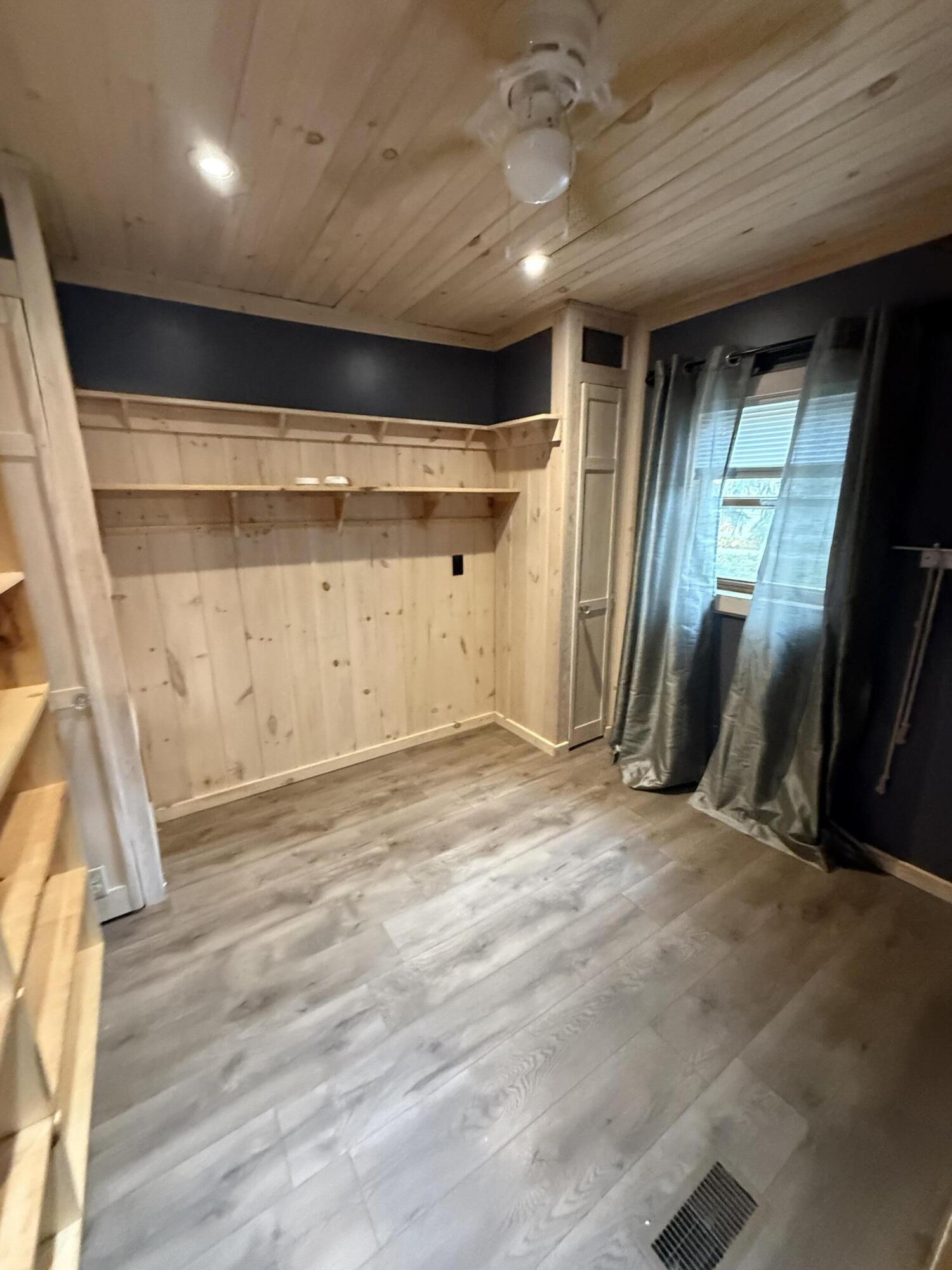 329 E St Joseph Street Property Photo 13