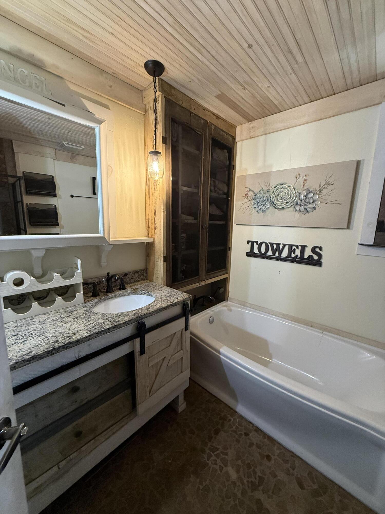 329 E St Joseph Street Property Photo 16