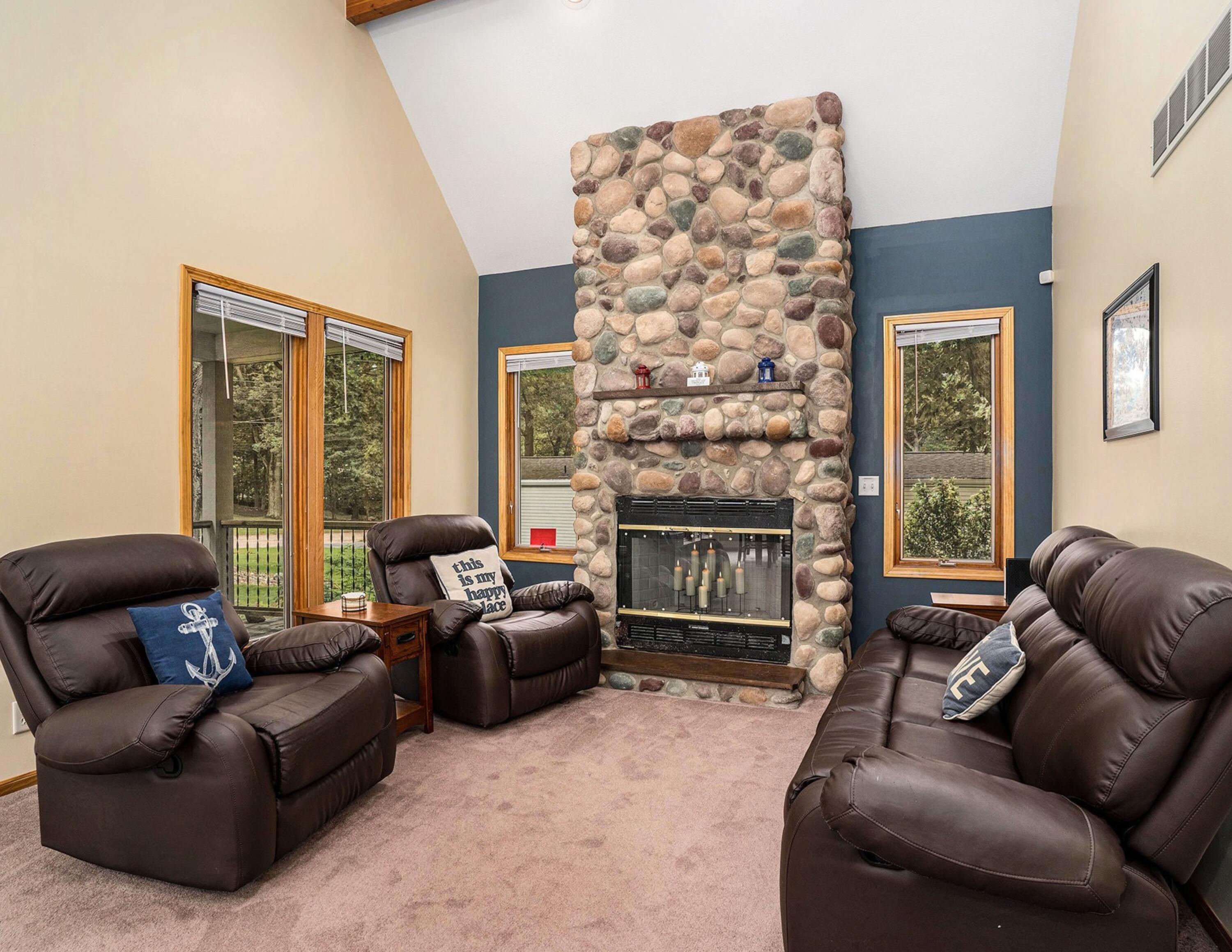 410 N Spencer Road Property Photo 3