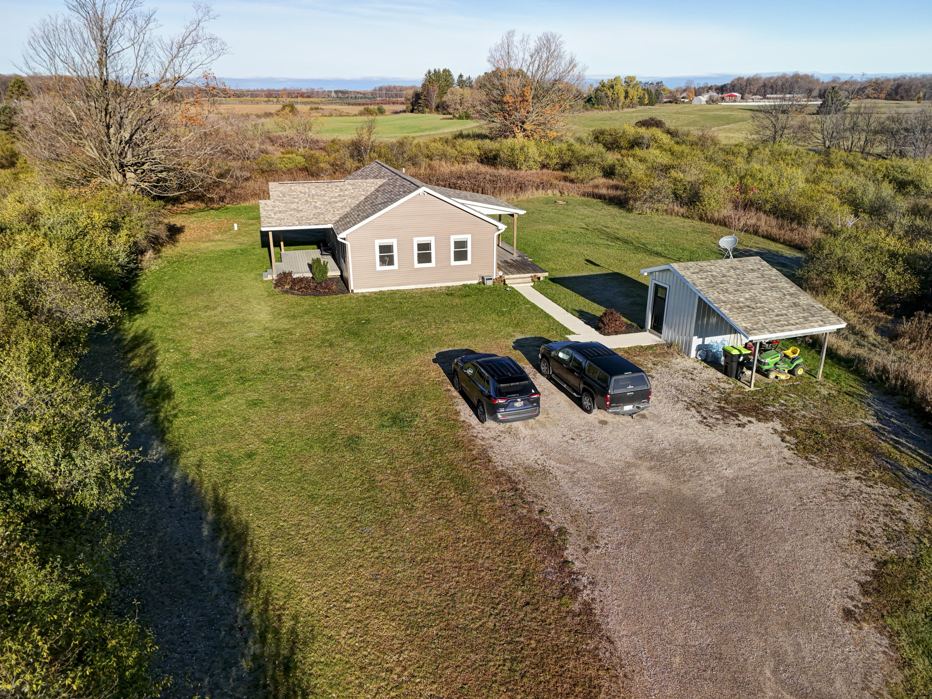 6830 Lost Resort Drive Property Photo 9