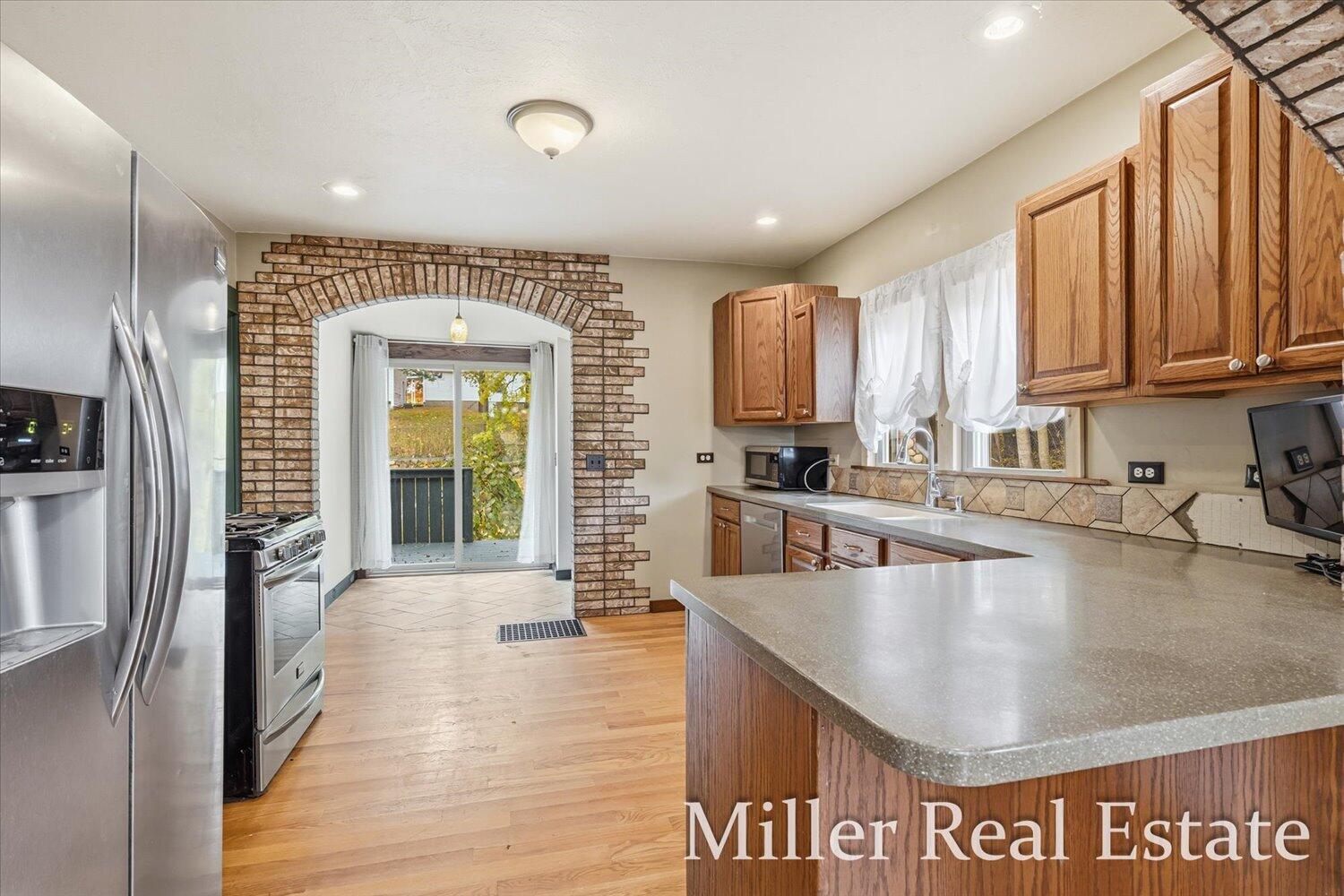 303 E Colfax Street Property Photo 4