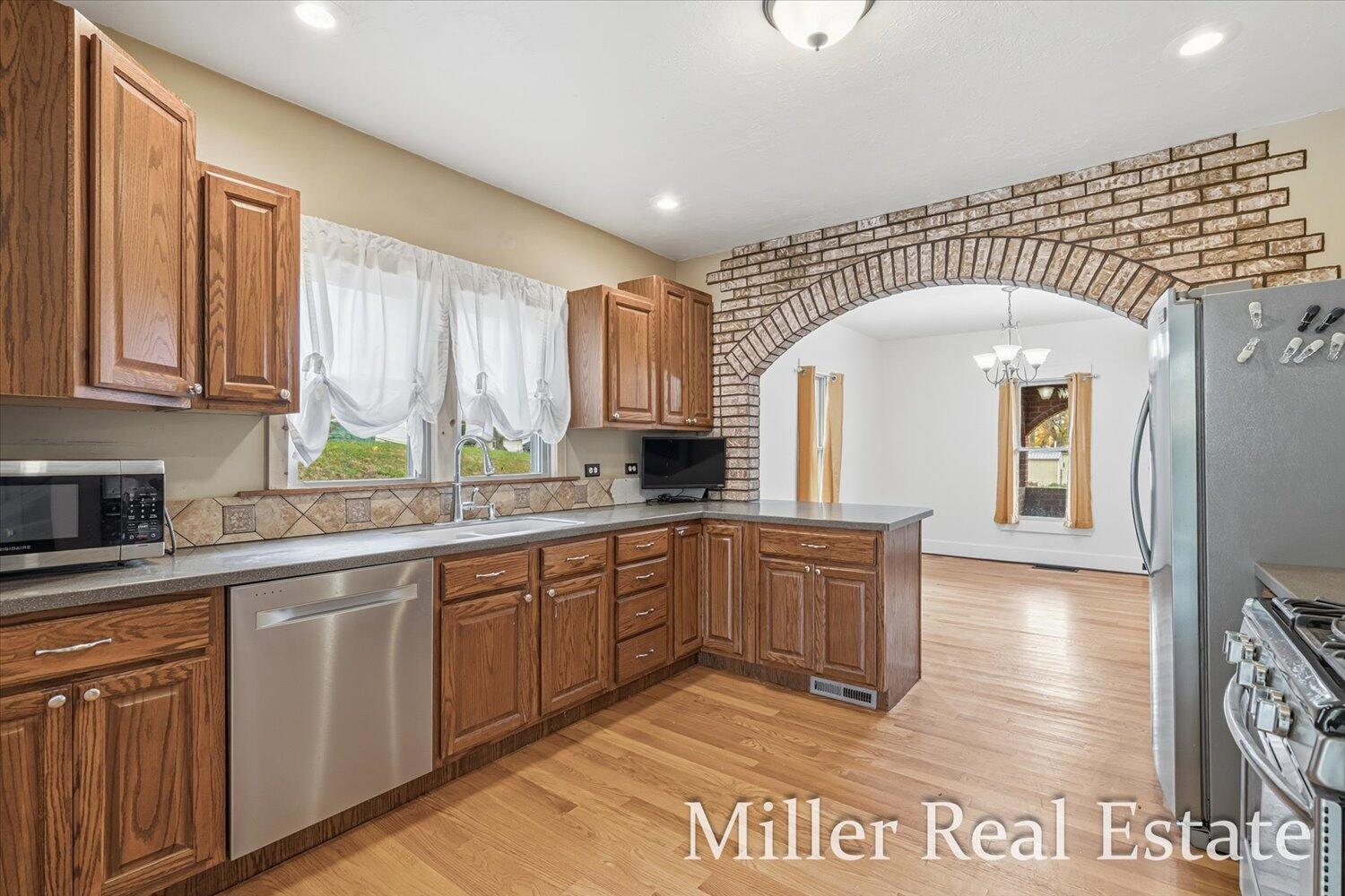 303 E Colfax Street Property Photo 6