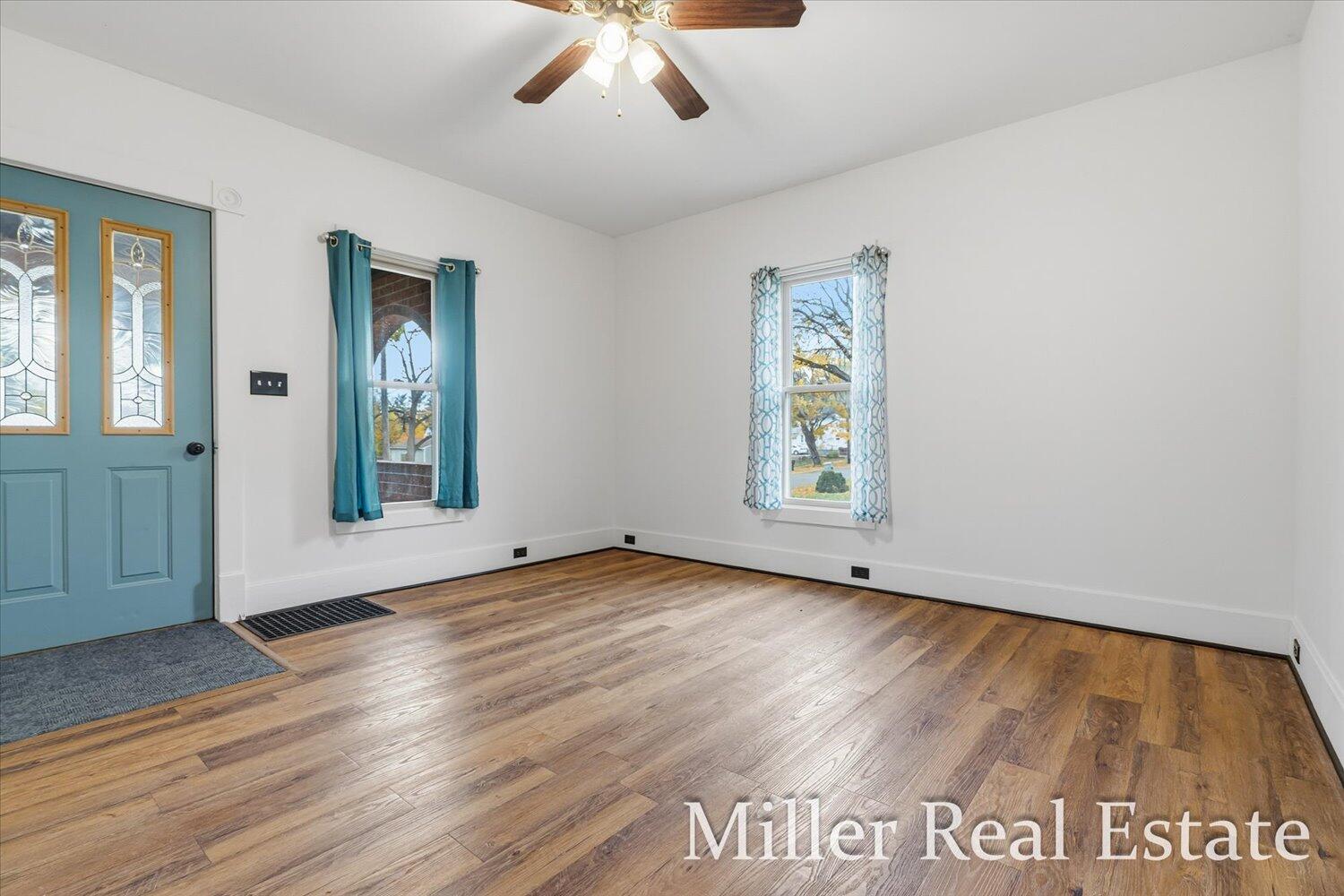 303 E Colfax Street Property Photo 7