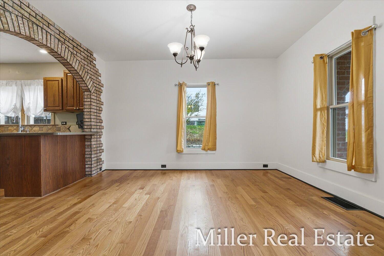 303 E Colfax Street Property Photo 9