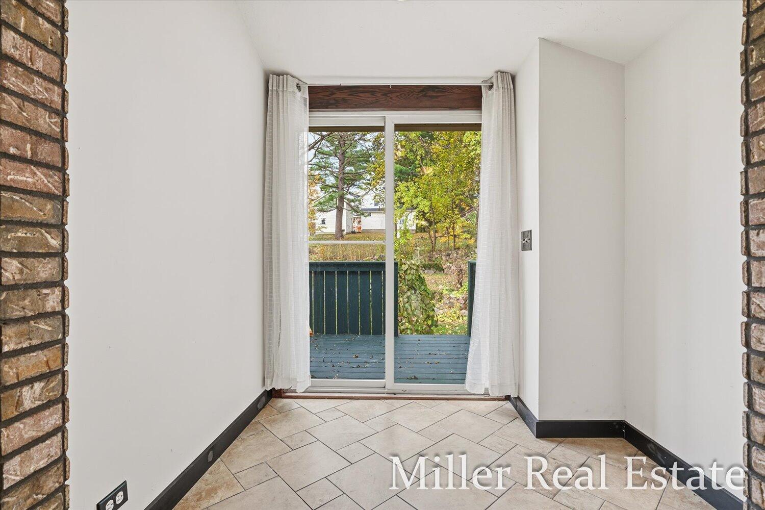 303 E Colfax Street Property Photo 11