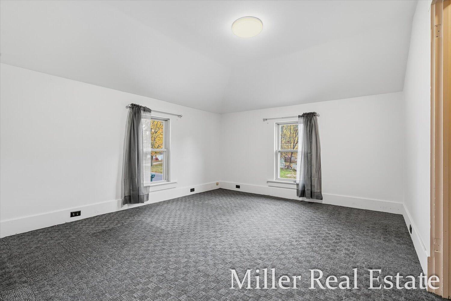 303 E Colfax Street Property Photo 19