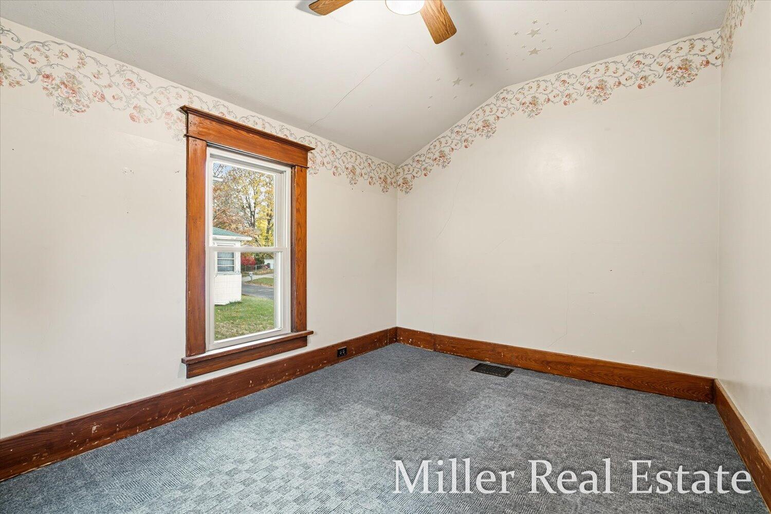 303 E Colfax Street Property Photo 20