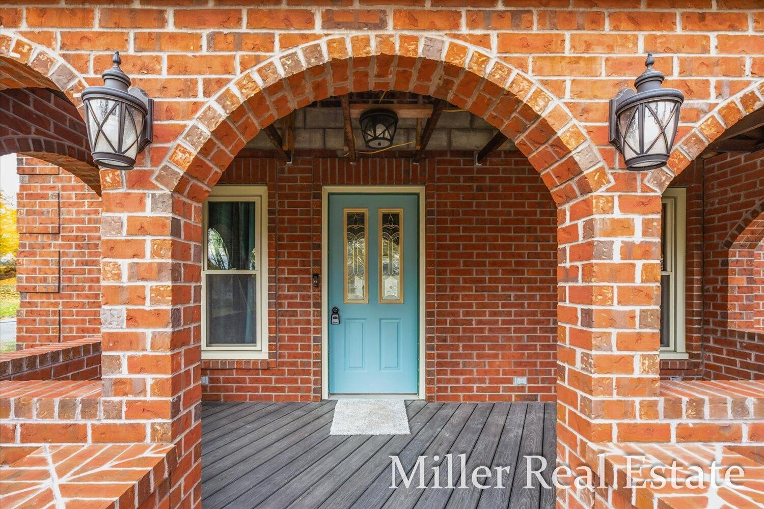 303 E Colfax Street Property Photo 27