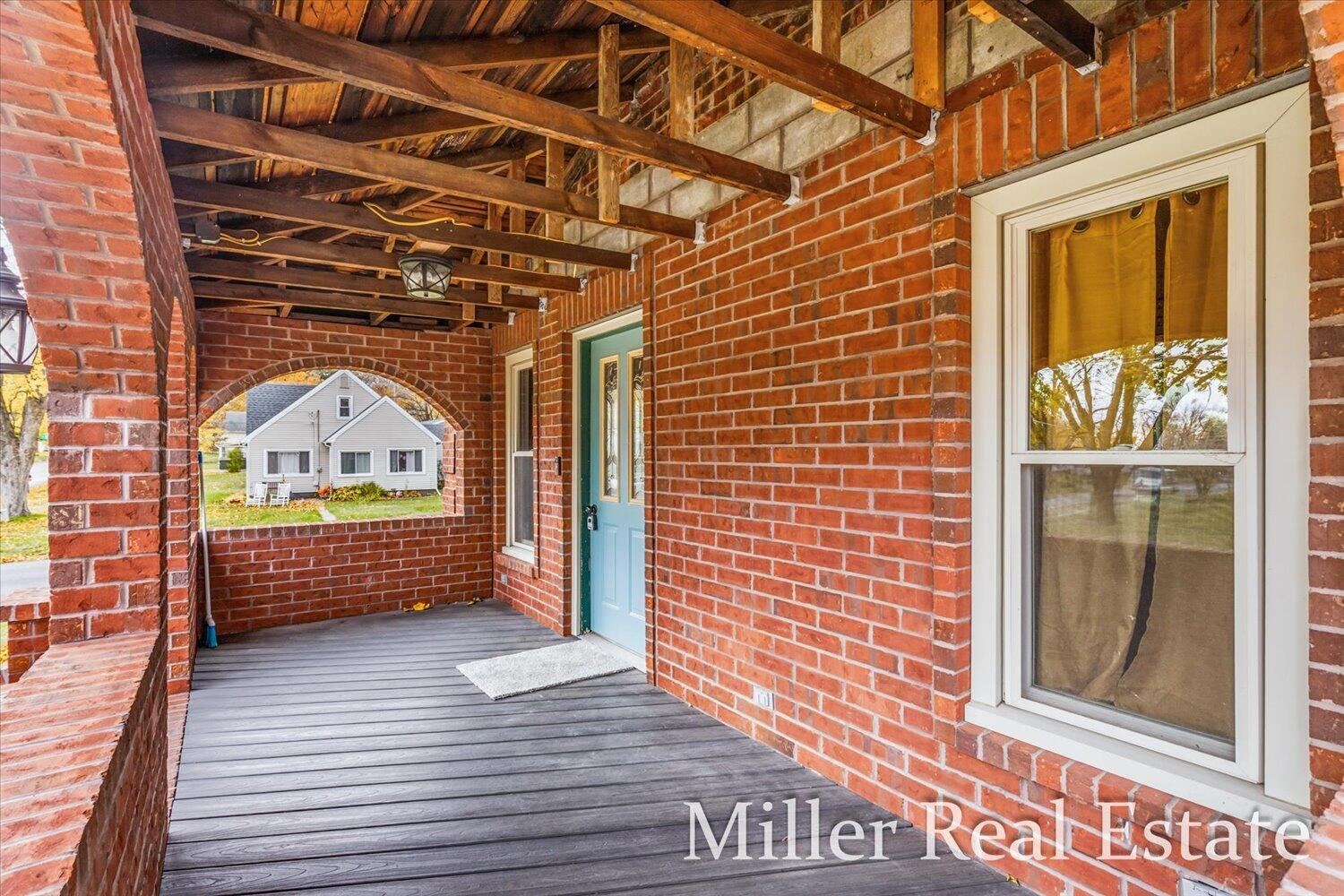 303 E Colfax Street Property Photo 28