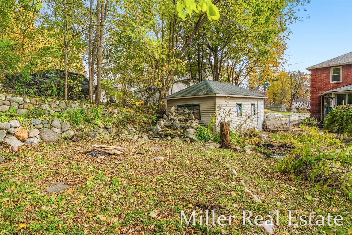 303 E Colfax Street Property Photo 32