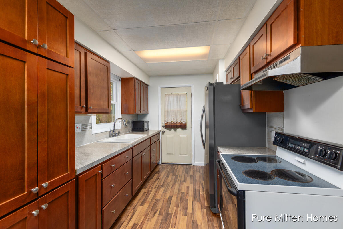 591 Fairway Drive Nw Property Photo 6