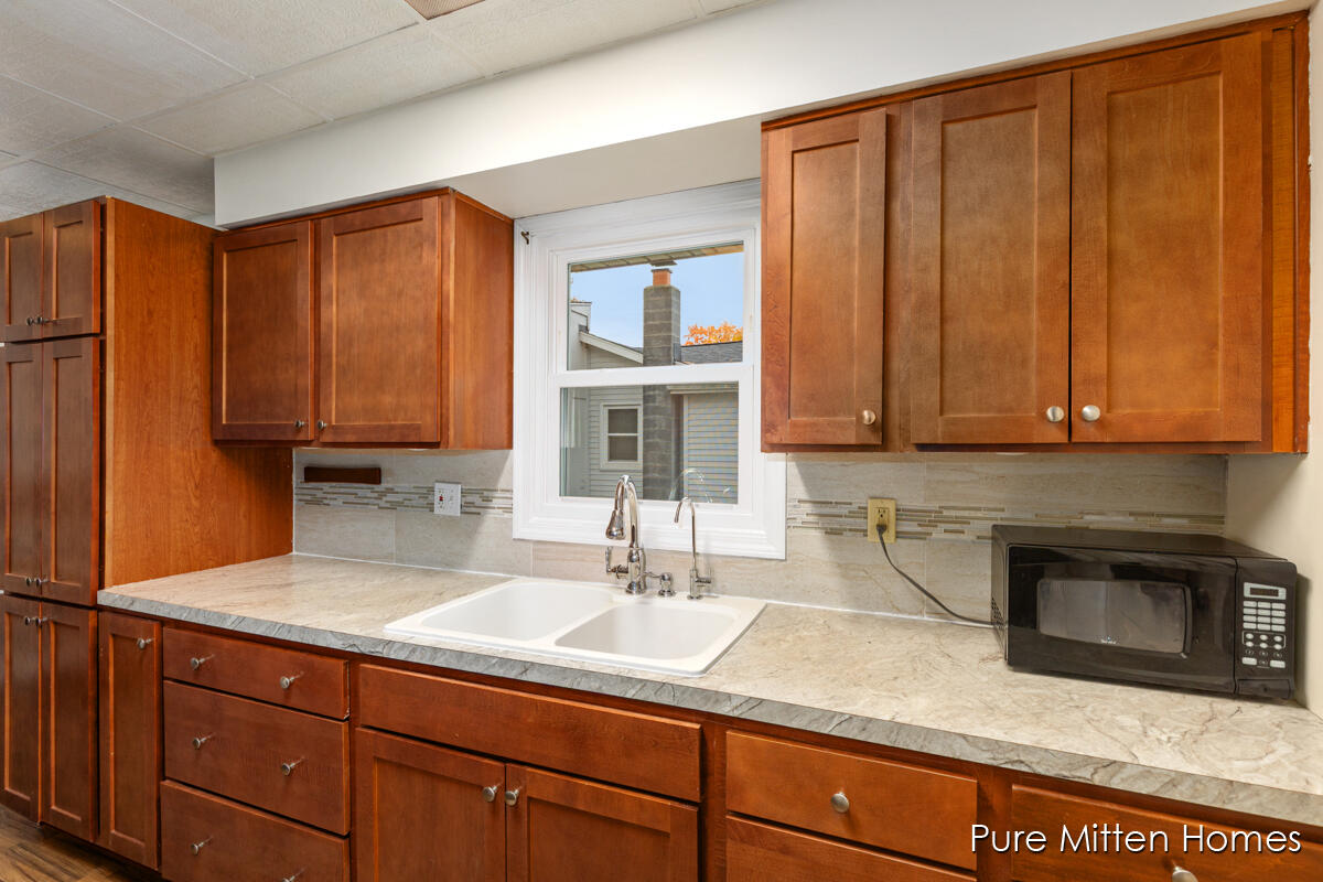 591 Fairway Drive Nw Property Photo 7