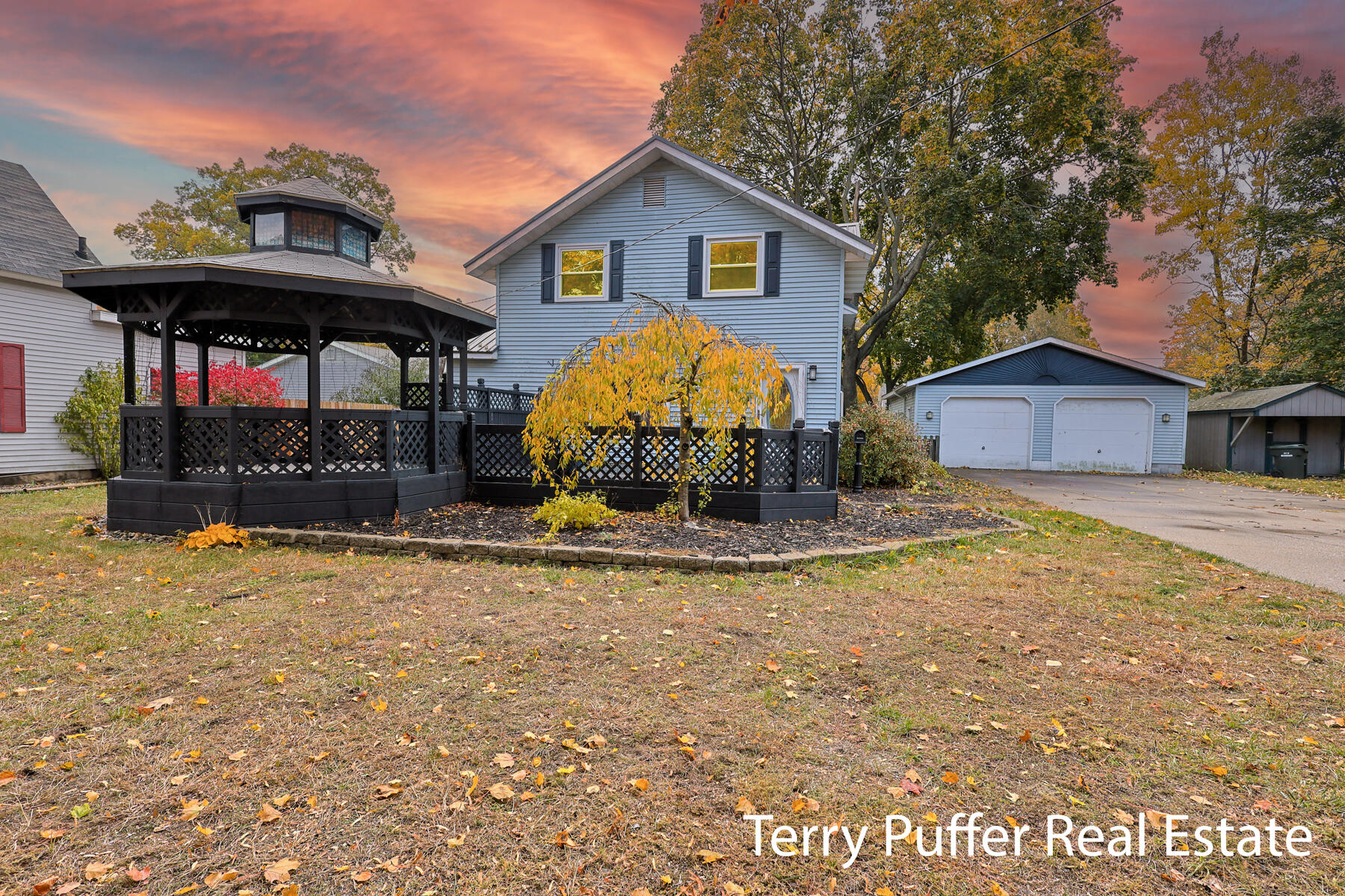 2569 Harding Avenue Property Photo 1