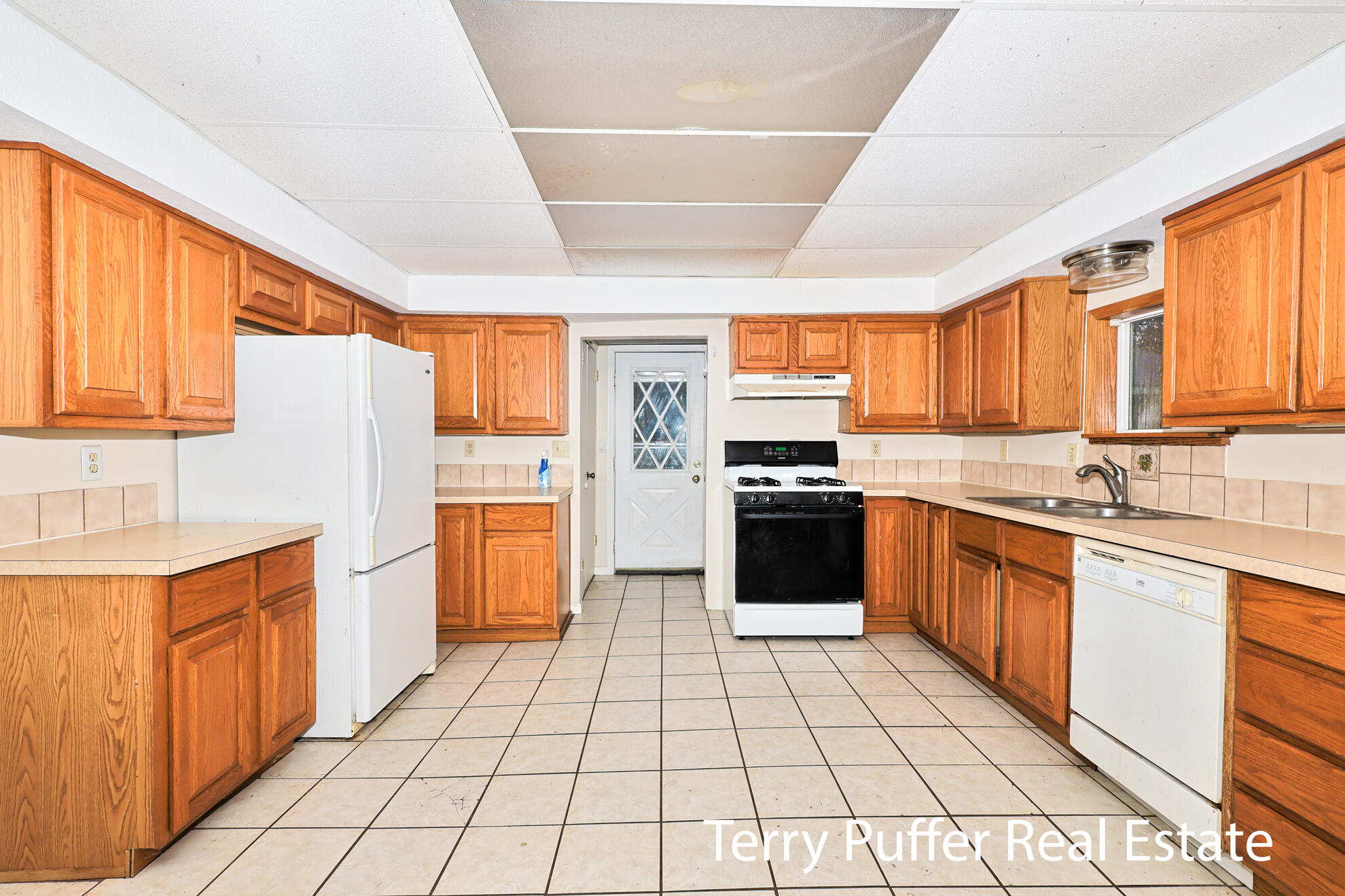 2569 Harding Avenue Property Photo 7